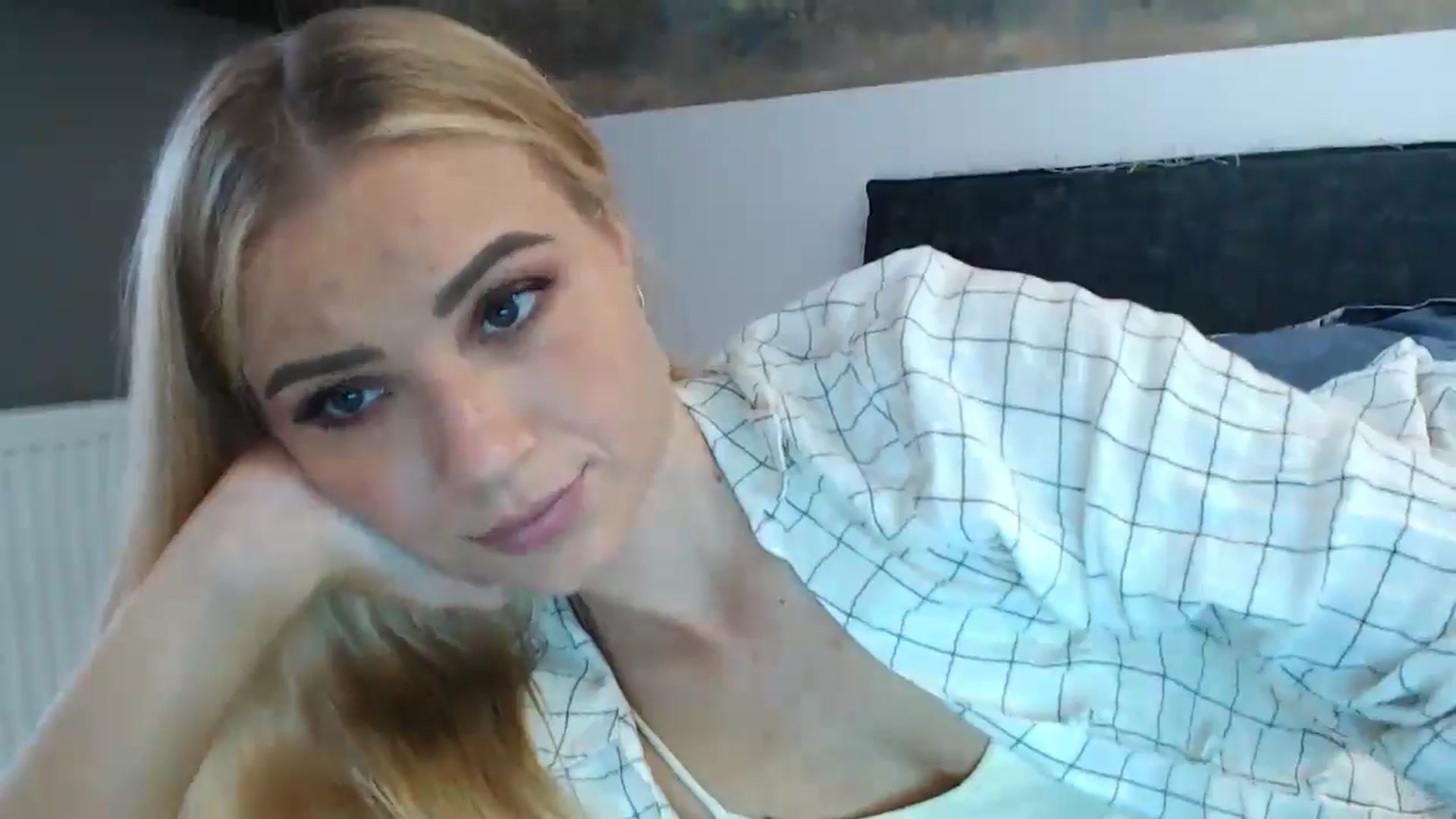 Gallery image thumbnail from fiancee's myfreecams stream on, 05/06/2024, 02:31 image 12 of 20