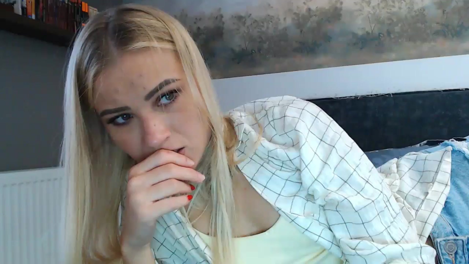 Gallery image thumbnail from fiancee's myfreecams stream on, 05/06/2024, 02:31 image 6 of 20