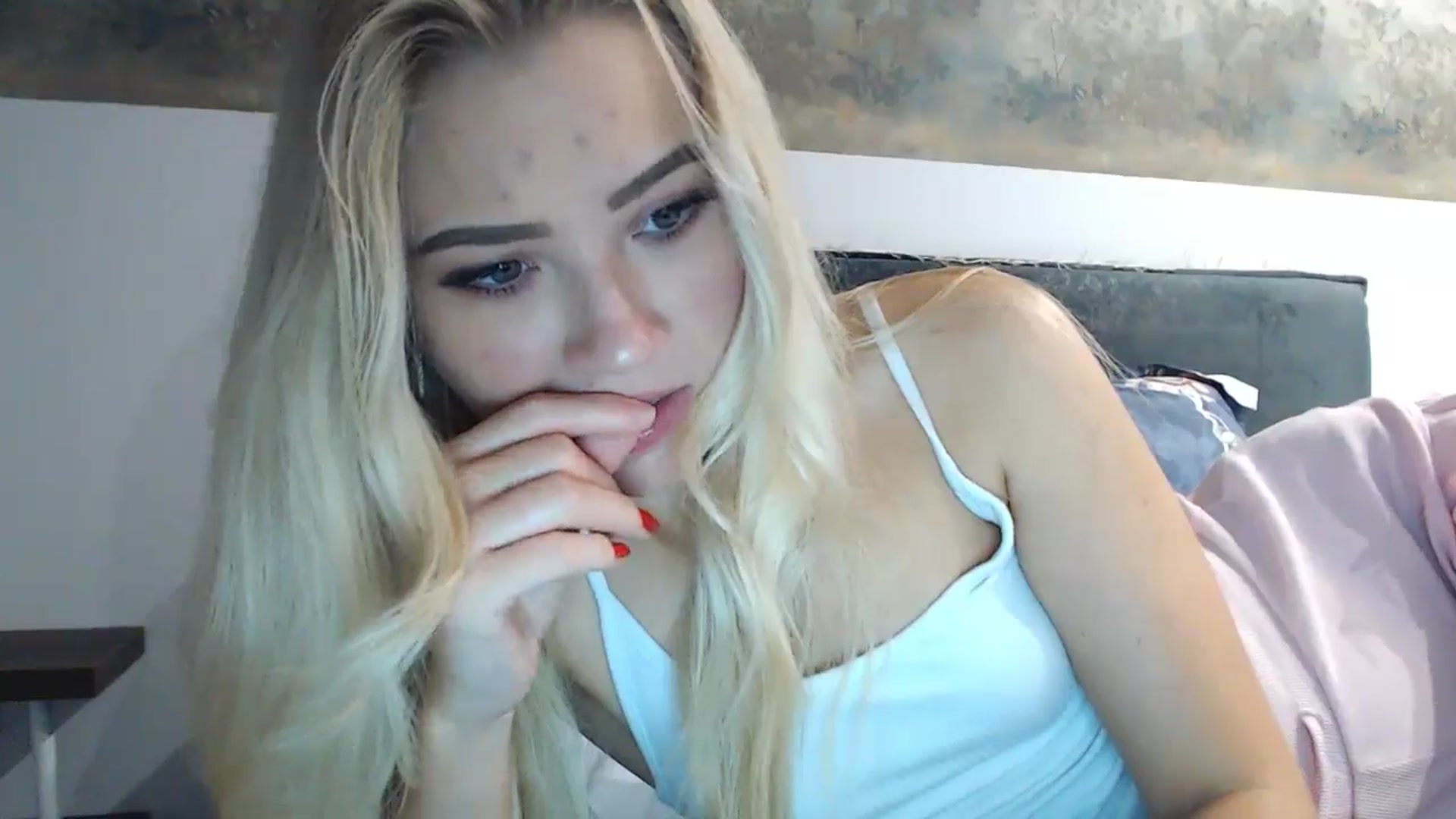 Gallery image thumbnail from fiancee's myfreecams stream on, 05/07/2024, 02:07 image 8 of 20