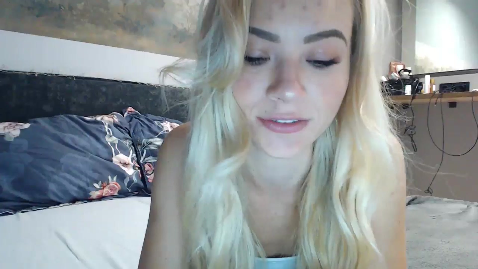 Gallery image thumbnail from fiancee's myfreecams stream on, 05/07/2024, 02:07 image 14 of 20