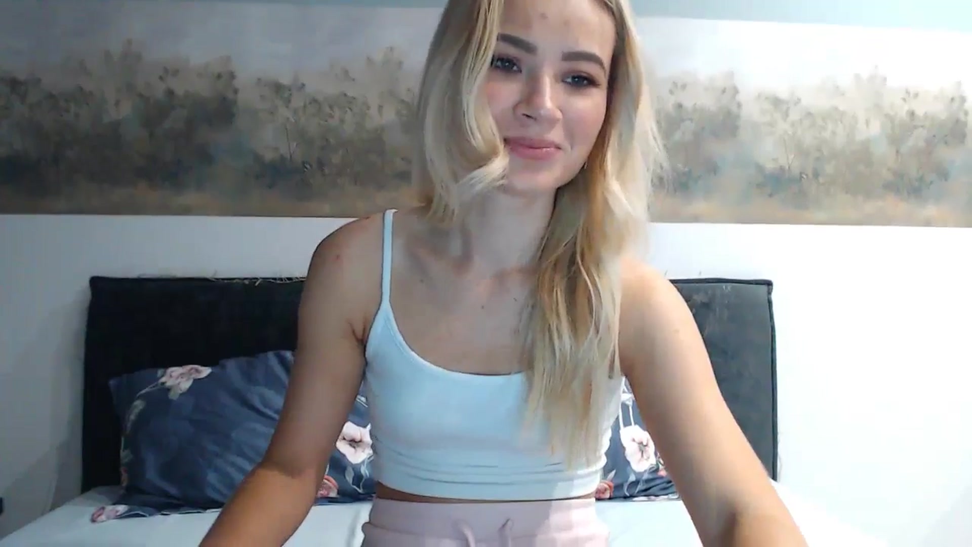 Gallery image thumbnail from fiancee's myfreecams stream on, 05/07/2024, 02:07 image 2 of 20