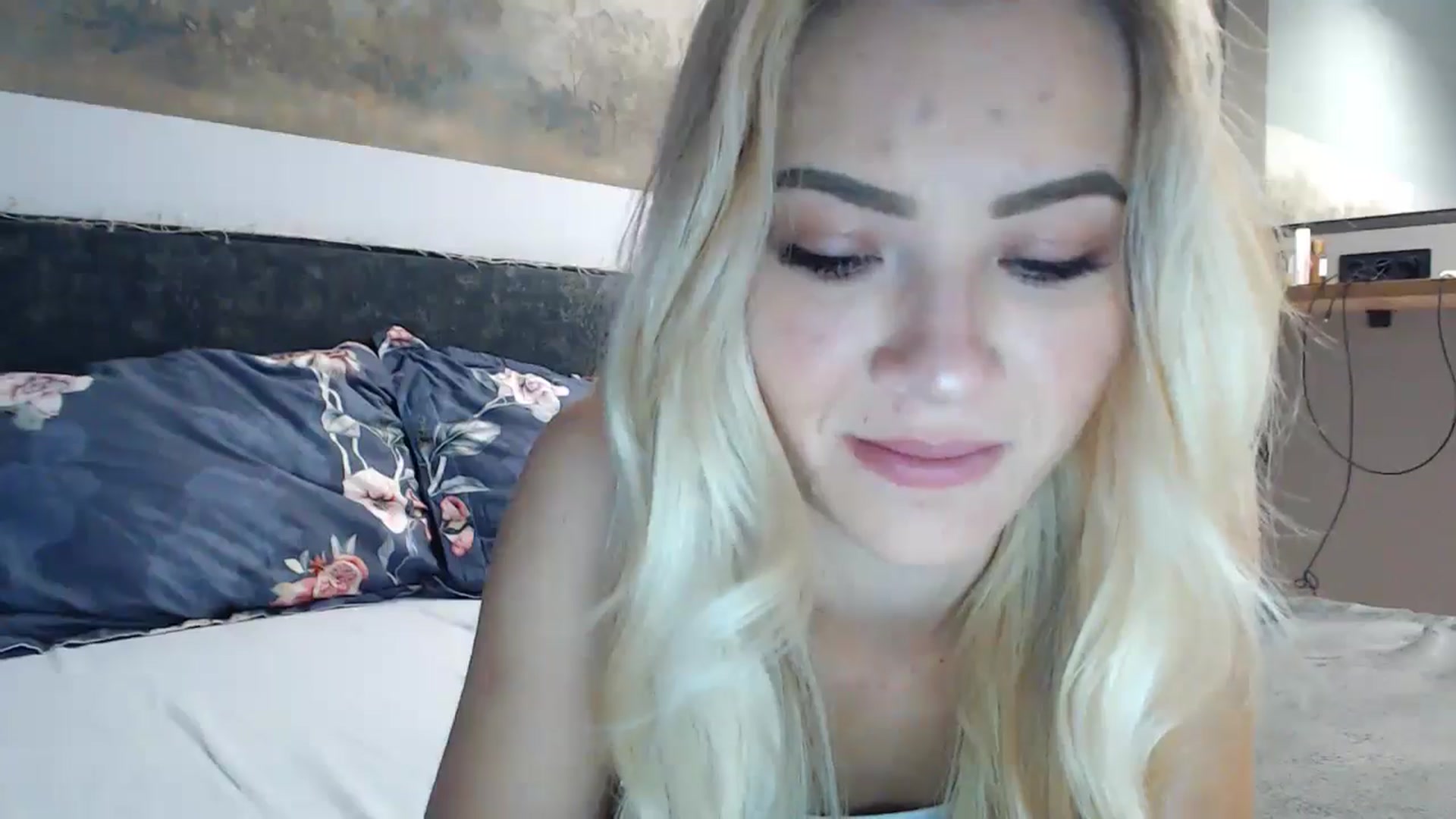 Gallery image thumbnail from fiancee's myfreecams stream on, 05/07/2024, 02:07 image 17 of 20