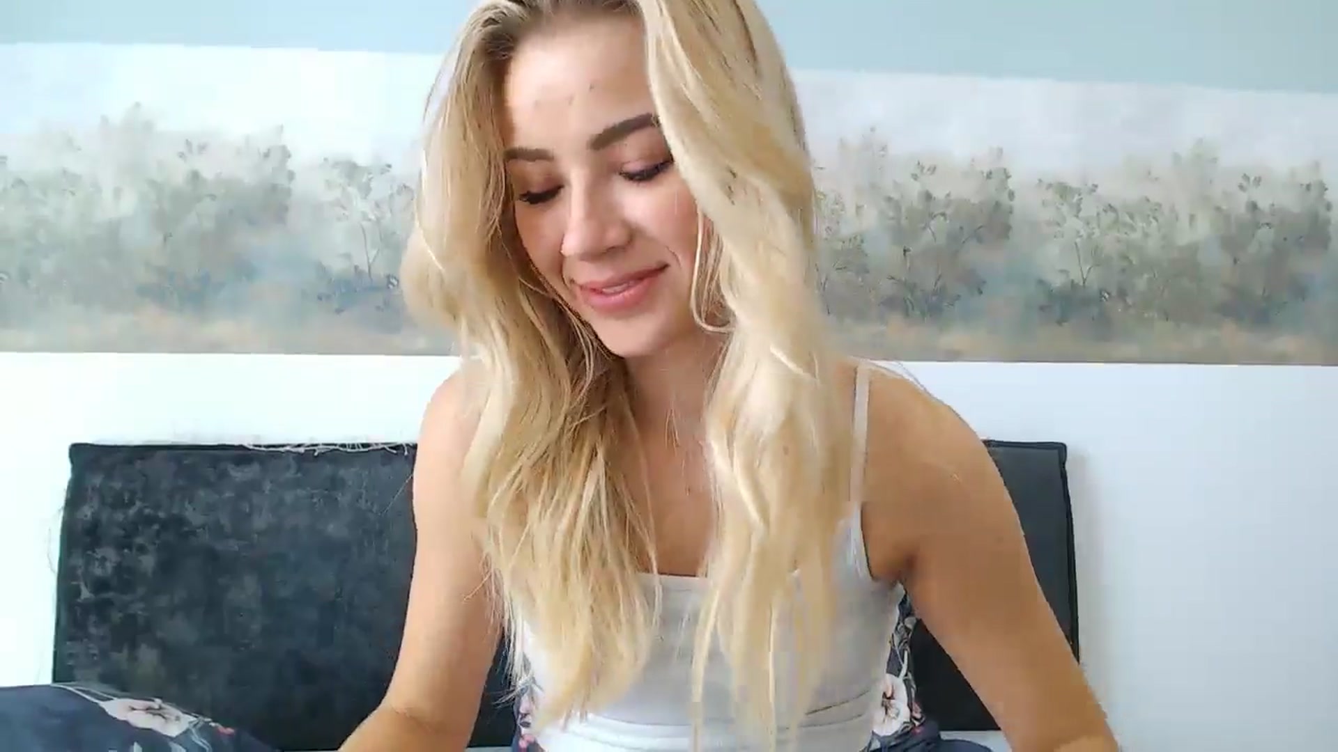 Gallery image thumbnail from fiancee's myfreecams stream on, 05/07/2024, 04:07 image 4 of 20