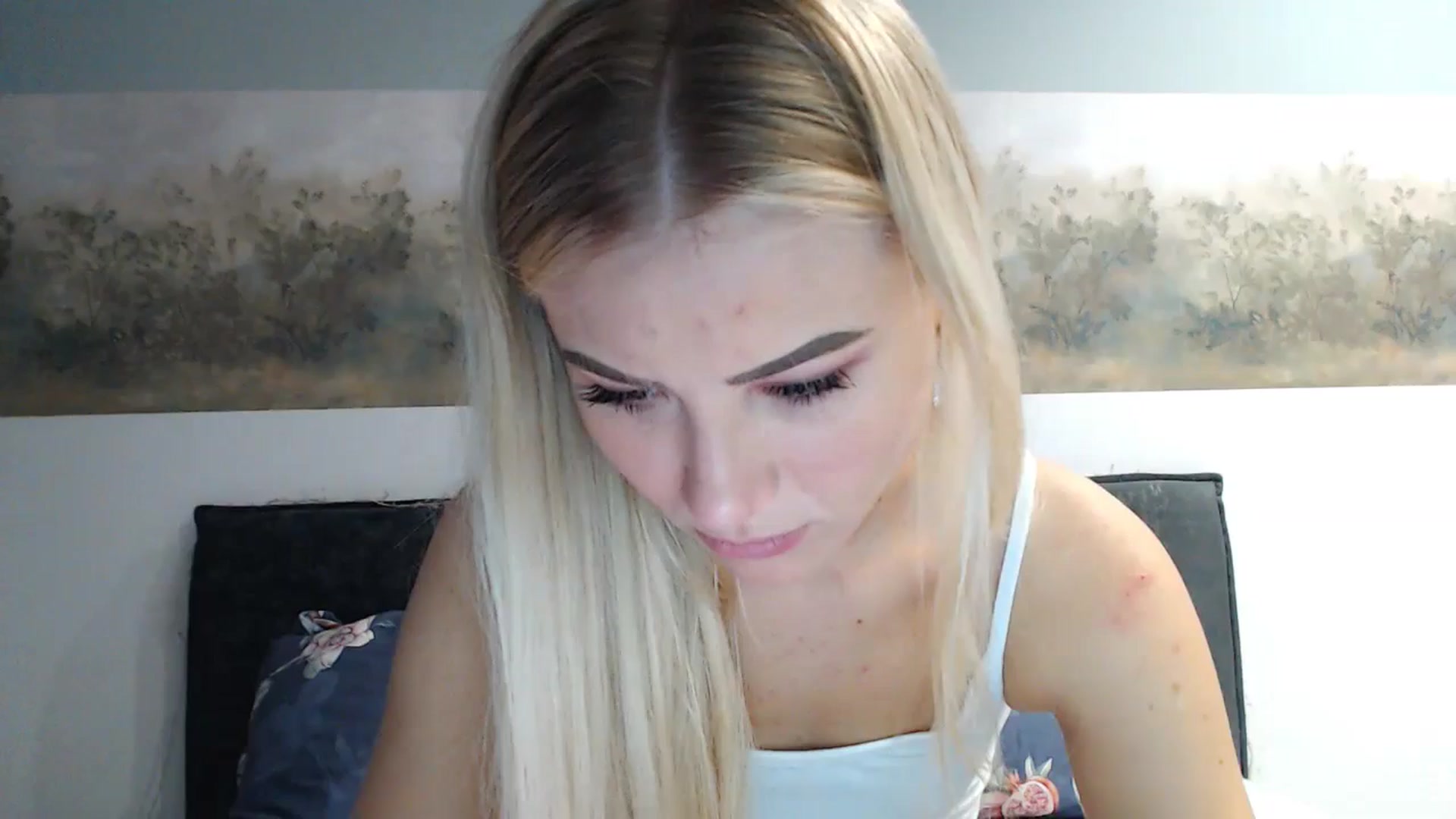 Gallery image thumbnail from fiancee's myfreecams stream on, 05/08/2024, 02:01 image 8 of 20