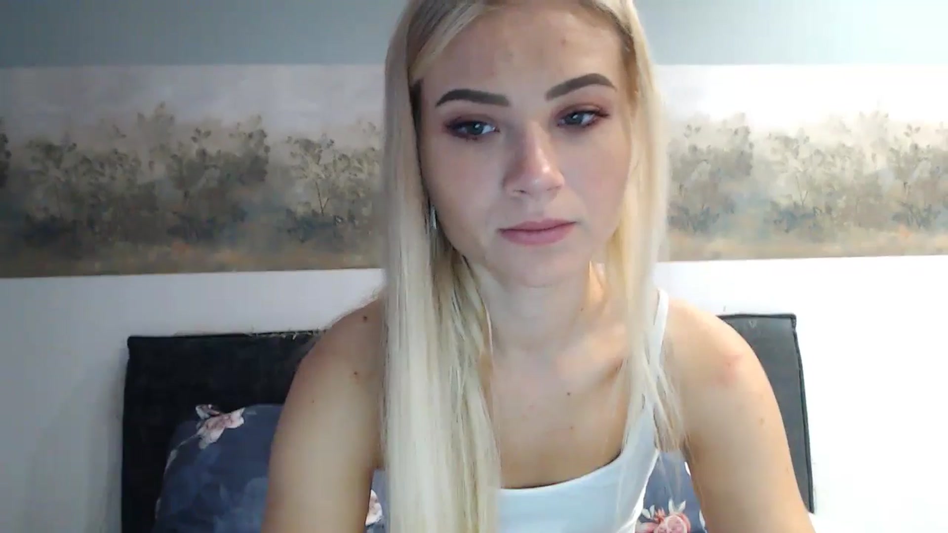 Gallery image thumbnail from fiancee's myfreecams stream on, 05/08/2024, 02:01 image 16 of 20