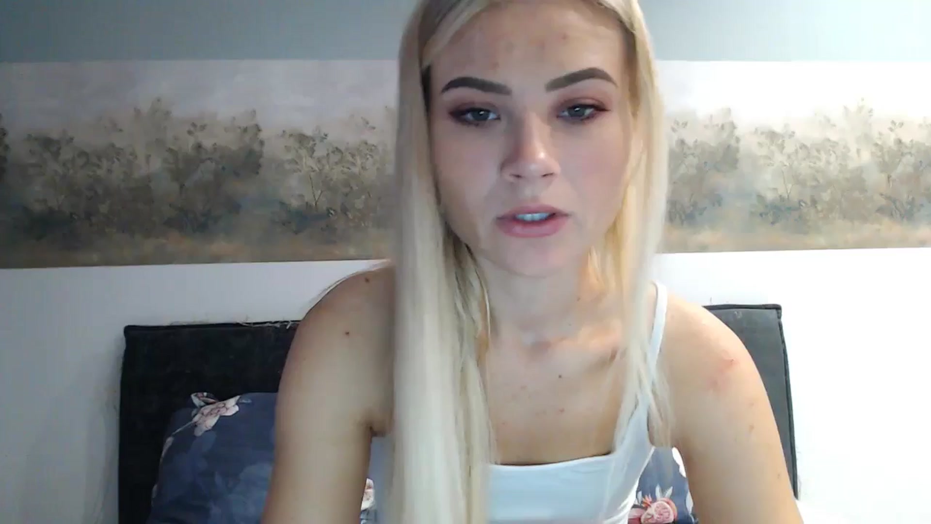 Gallery image thumbnail from fiancee's myfreecams stream on, 05/08/2024, 02:01 image 14 of 20