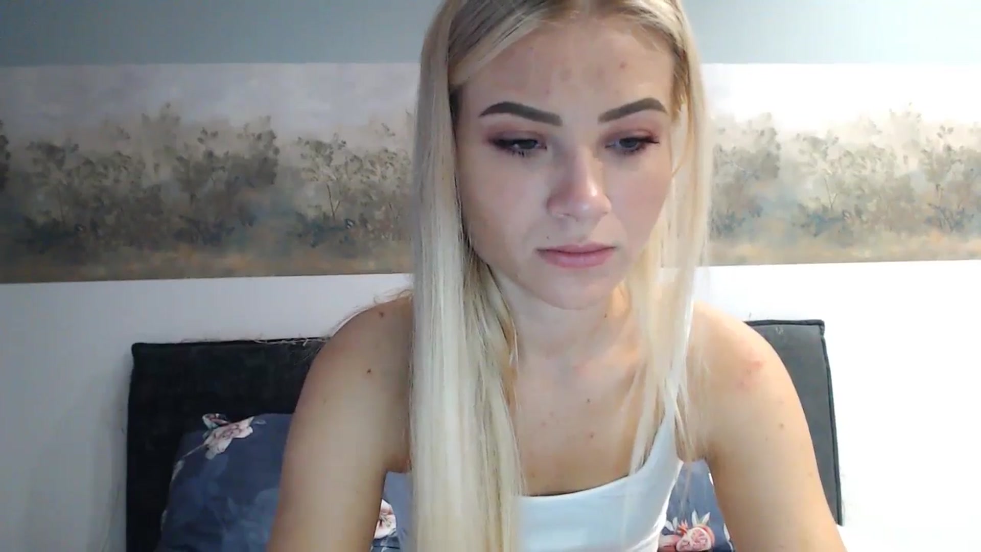 Gallery image thumbnail from fiancee's myfreecams stream on, 05/08/2024, 02:01 image 18 of 20