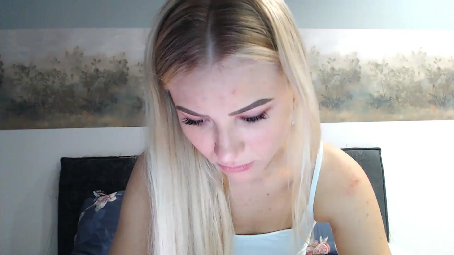 Gallery image thumbnail from fiancee's myfreecams stream on, 05/08/2024, 02:01 image 10 of 20