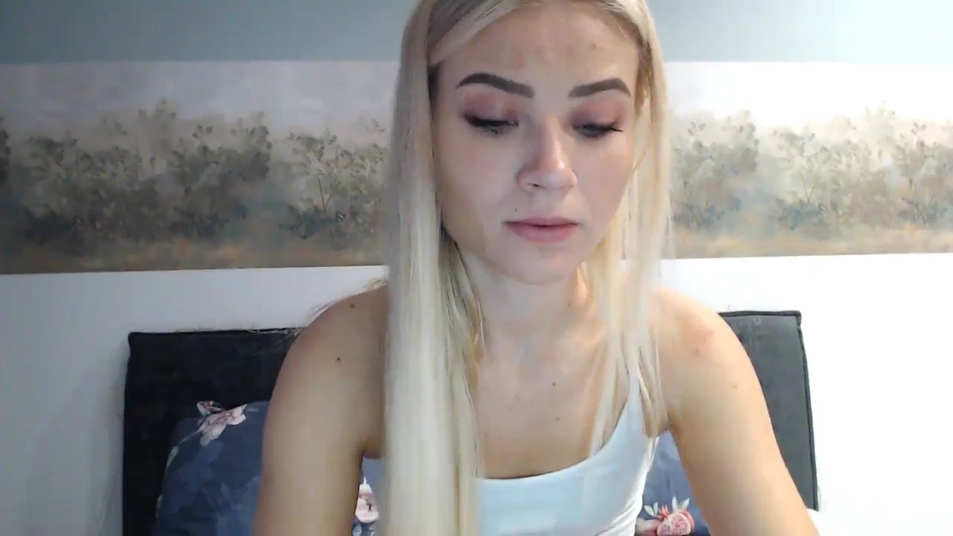 Gallery image thumbnail from fiancee's myfreecams stream on, 05/08/2024, 02:01 image 19 of 20