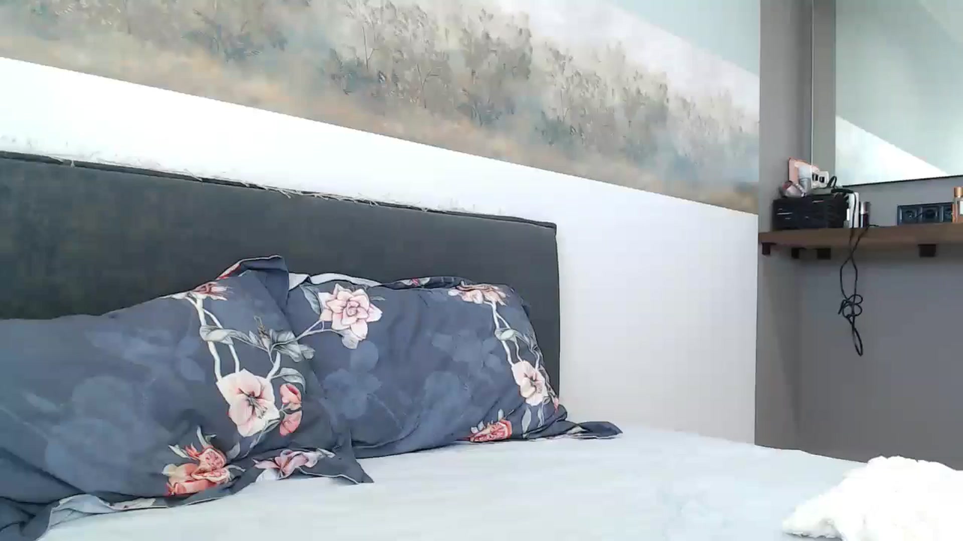 Gallery image thumbnail from fiancee's myfreecams stream on, 05/10/2024, 03:19 image 9 of 20