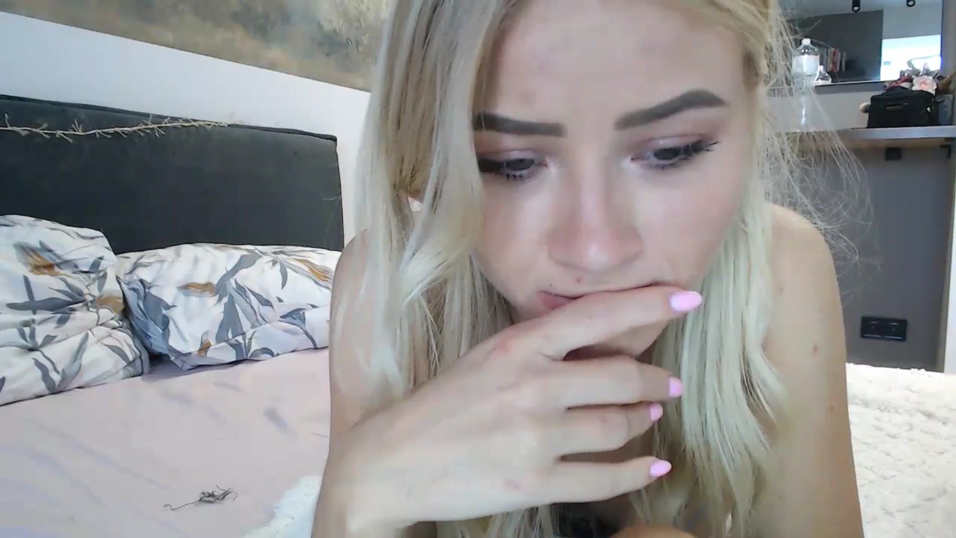 Gallery image thumbnail from fiancee's myfreecams stream on, 05/14/2024, 04:24 image 13 of 20