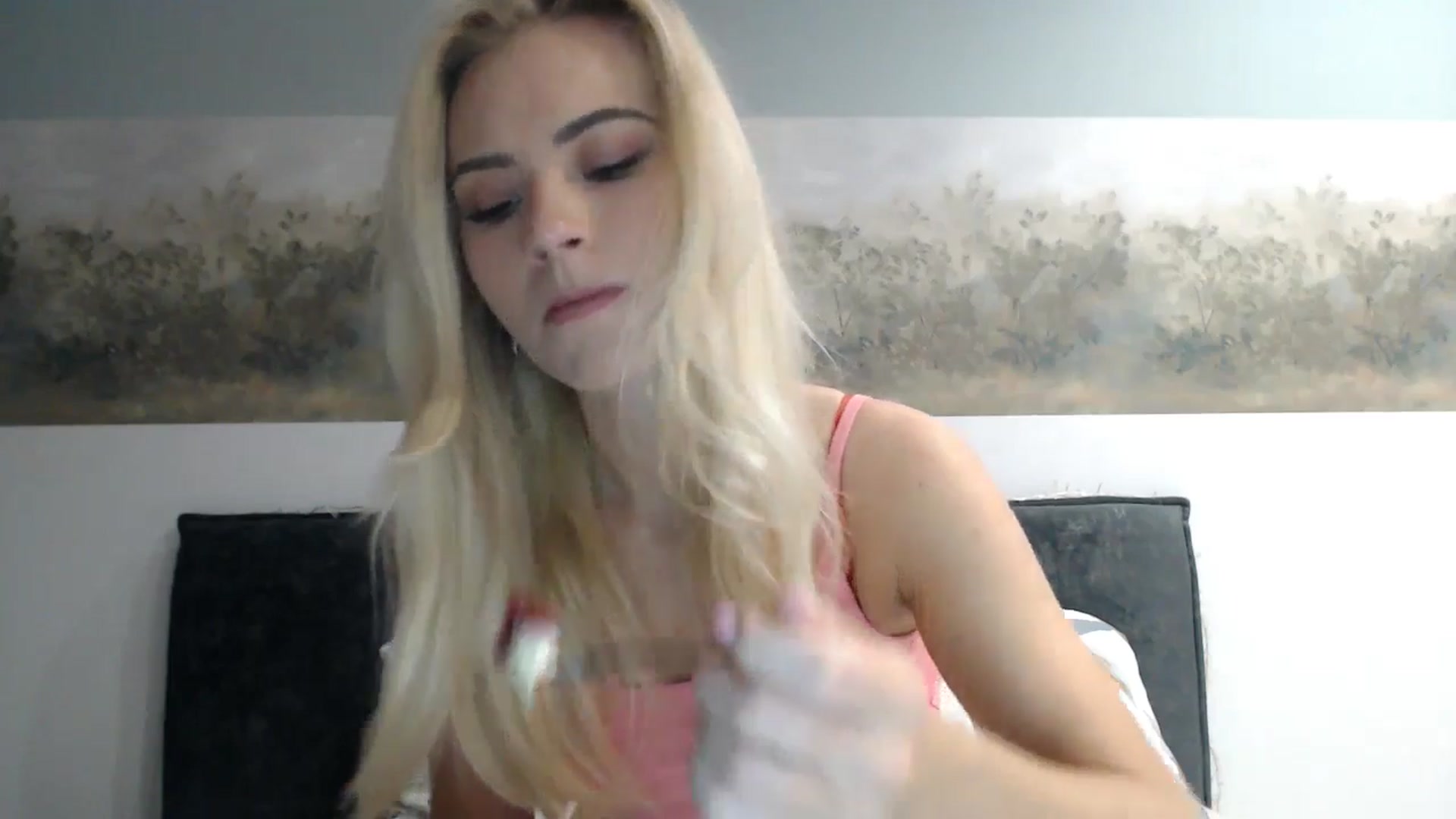 Gallery image thumbnail from fiancee's myfreecams stream on, 05/16/2024, 01:52 image 4 of 20