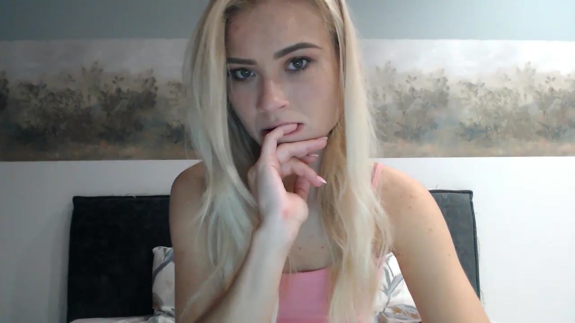 Gallery image thumbnail from fiancee's myfreecams stream on, 05/16/2024, 01:52 image 14 of 20