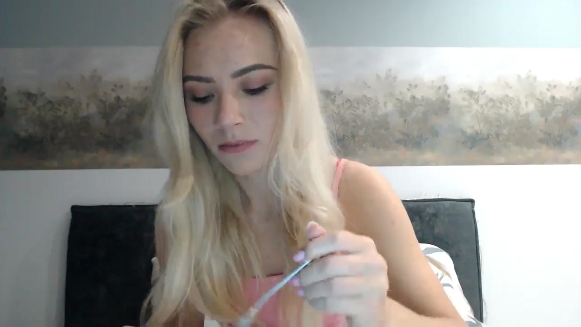Gallery image thumbnail from fiancee's myfreecams stream on, 05/16/2024, 01:52 image 5 of 20