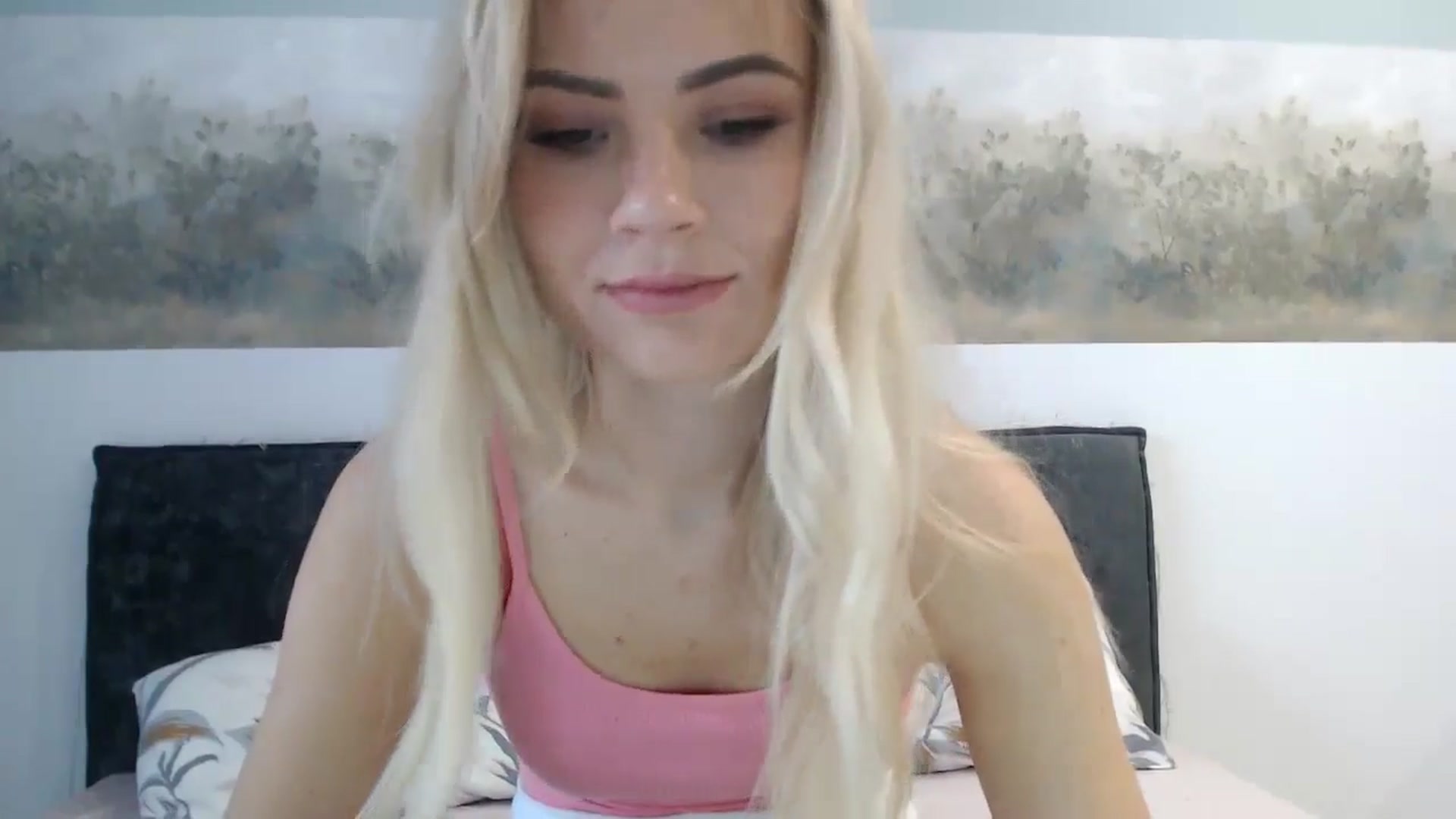 Gallery image thumbnail from fiancee's myfreecams stream on, 05/16/2024, 03:48 image 16 of 20