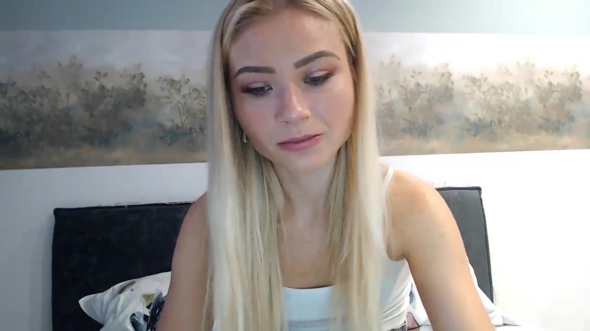 Gallery image thumbnail from fiancee's myfreecams stream on, 05/20/2024, 02:36 image 4 of 20