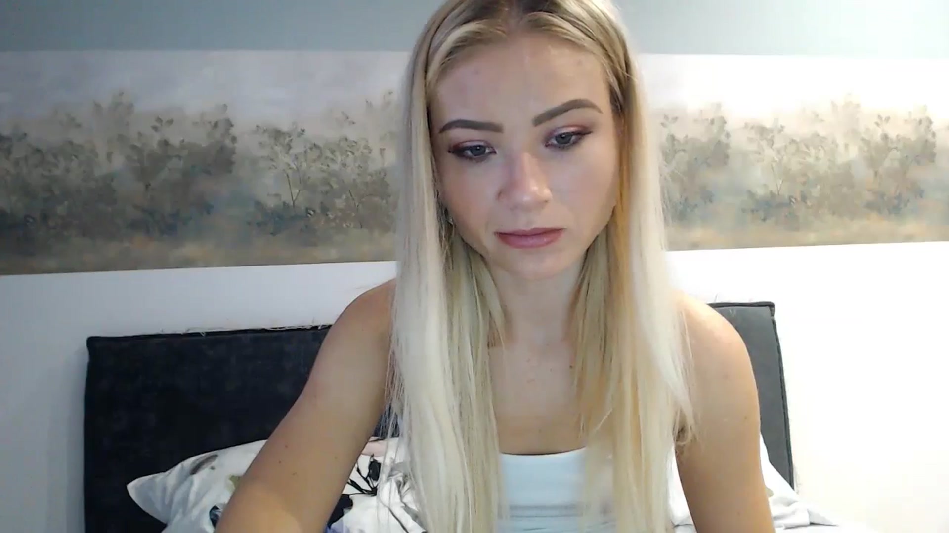 Gallery image thumbnail from fiancee's myfreecams stream on, 05/20/2024, 02:36 image 5 of 20