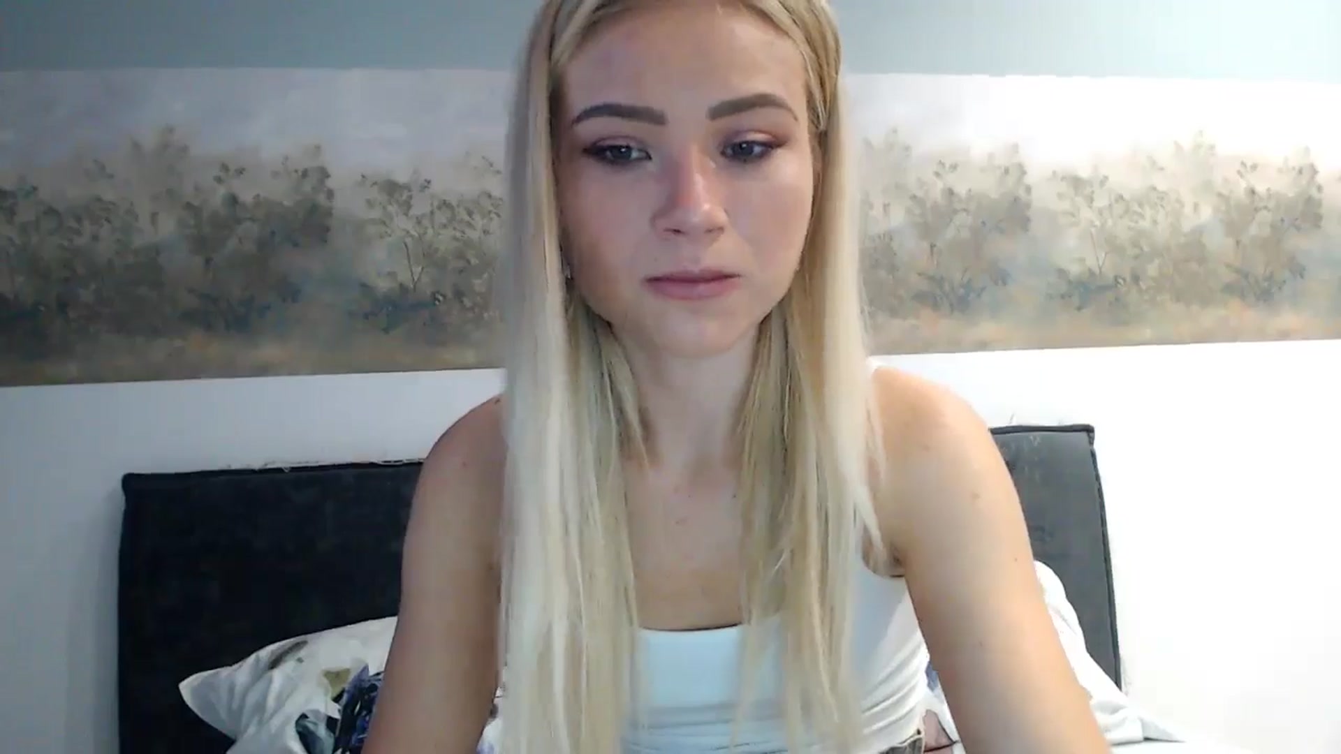 Gallery image thumbnail from fiancee's myfreecams stream on, 05/20/2024, 02:36 image 3 of 20