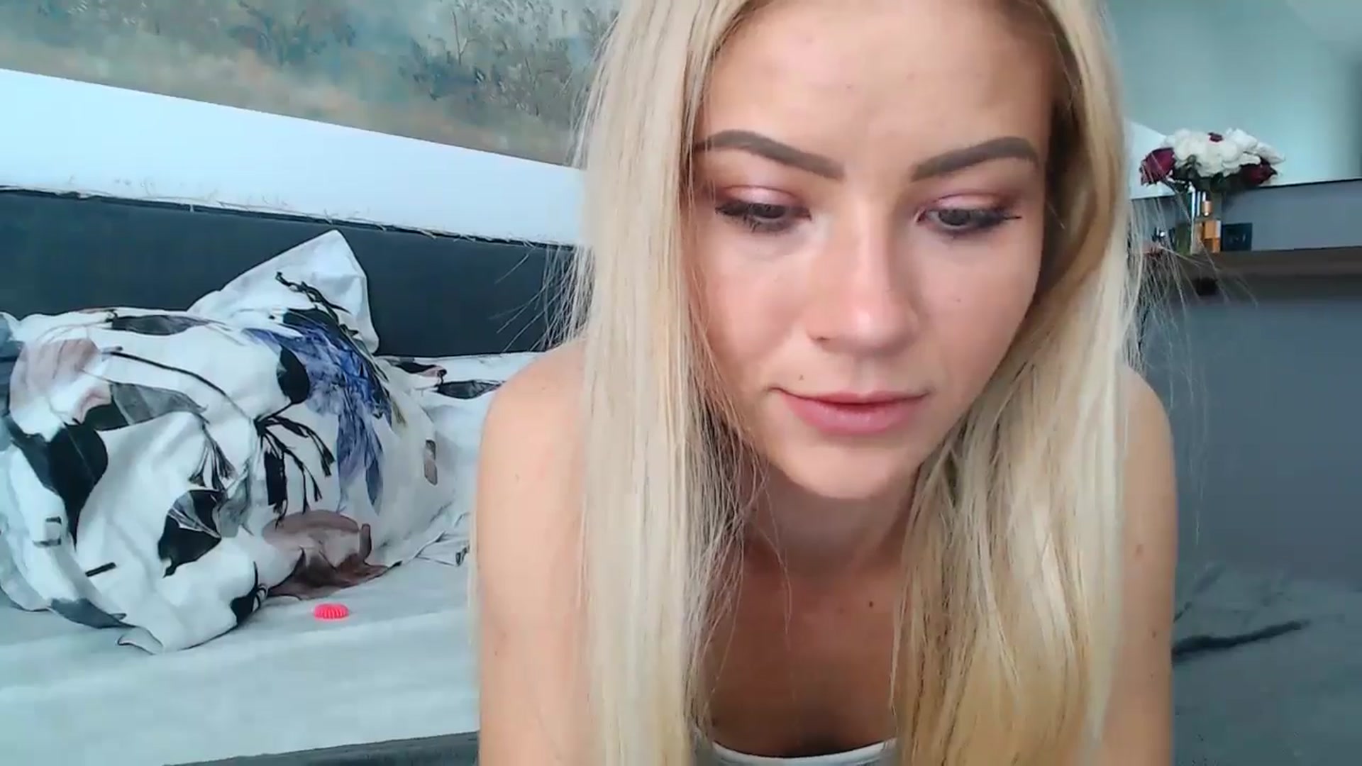 Gallery image thumbnail from fiancee's myfreecams stream on, 05/20/2024, 03:55 image 8 of 20