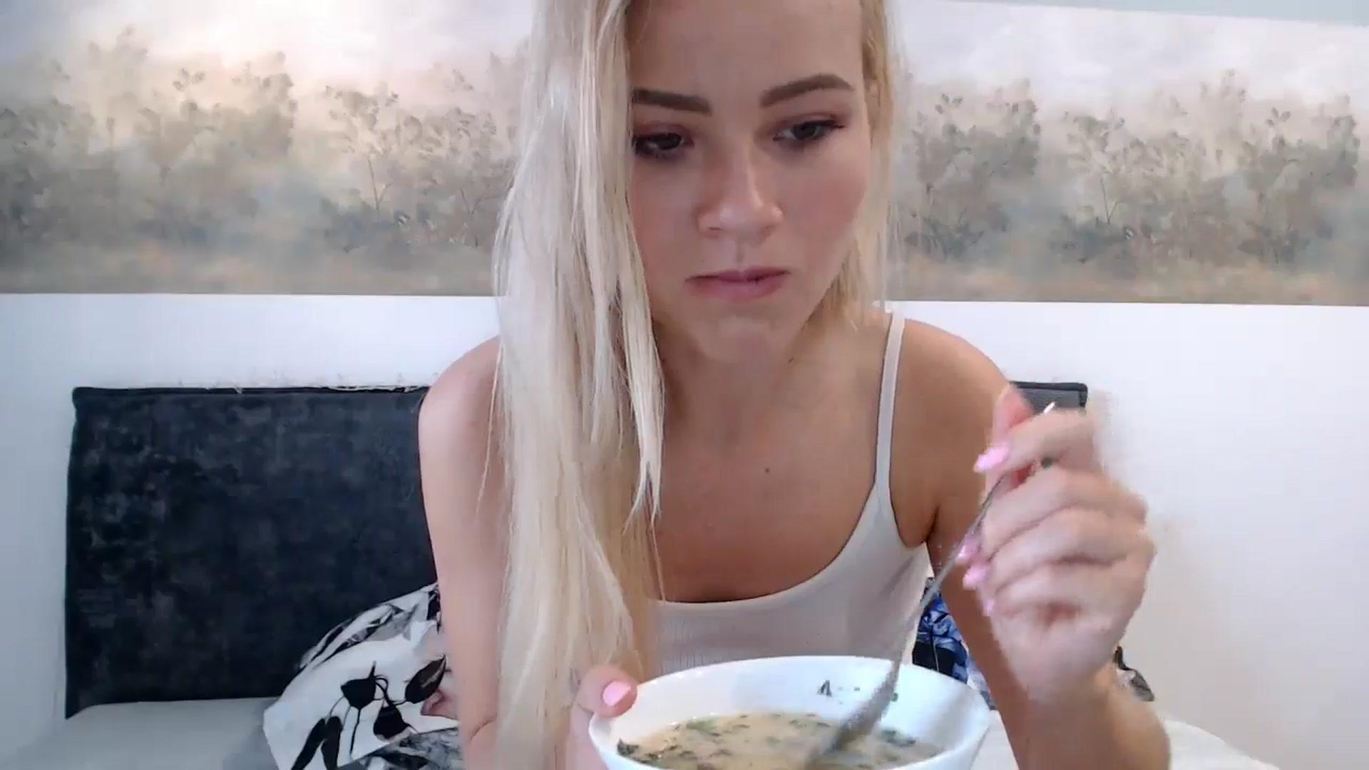 Gallery image thumbnail from fiancee's myfreecams stream on, 05/21/2024, 03:03 image 15 of 20