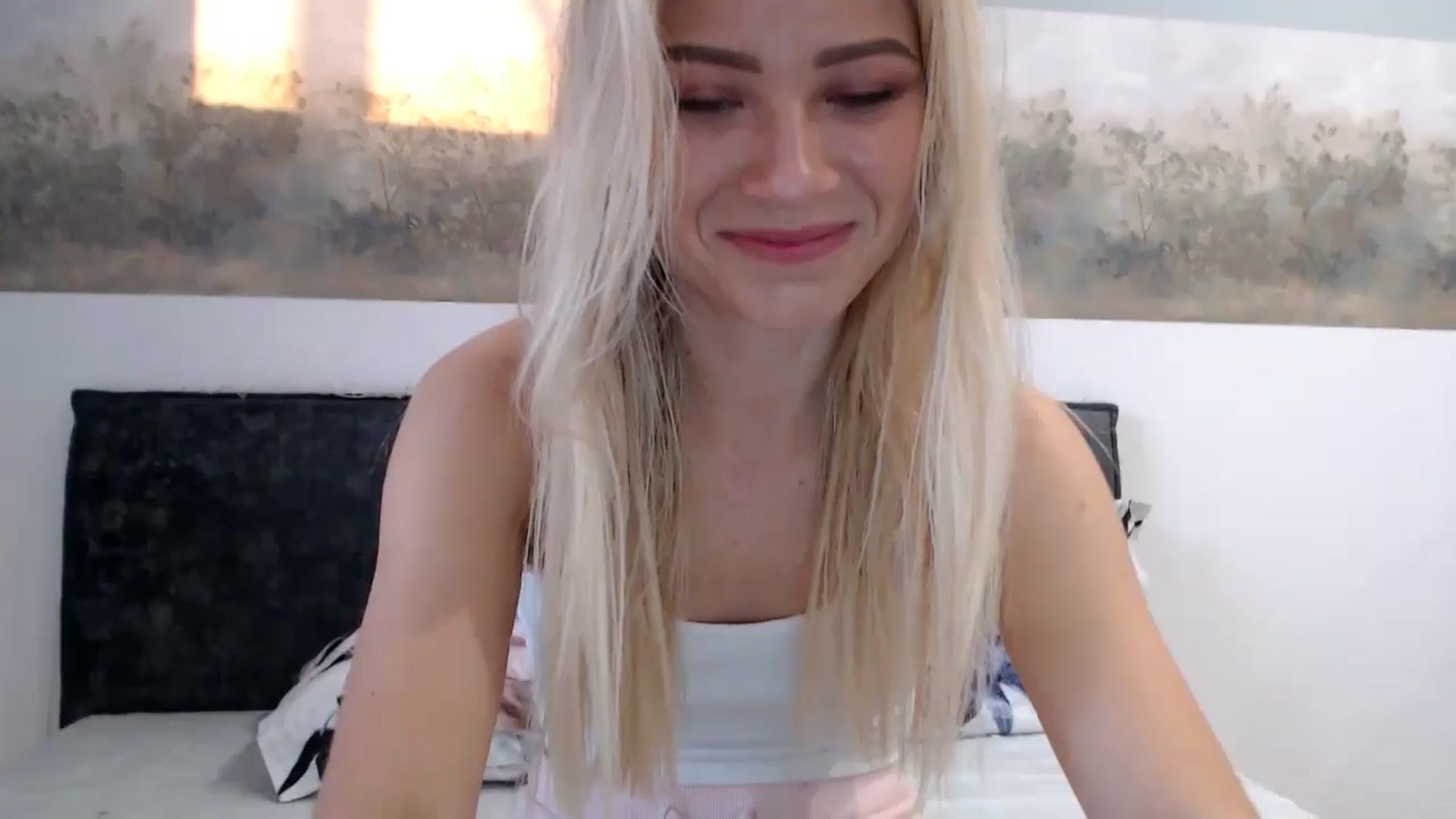 Gallery image thumbnail from fiancee's myfreecams stream on, 05/21/2024, 03:03 image 5 of 20