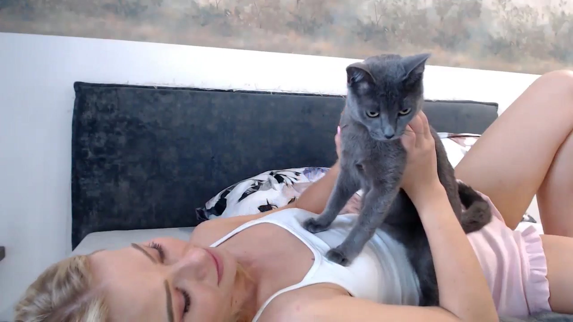 Gallery image thumbnail from fiancee's myfreecams stream on, 05/21/2024, 03:03 image 13 of 20