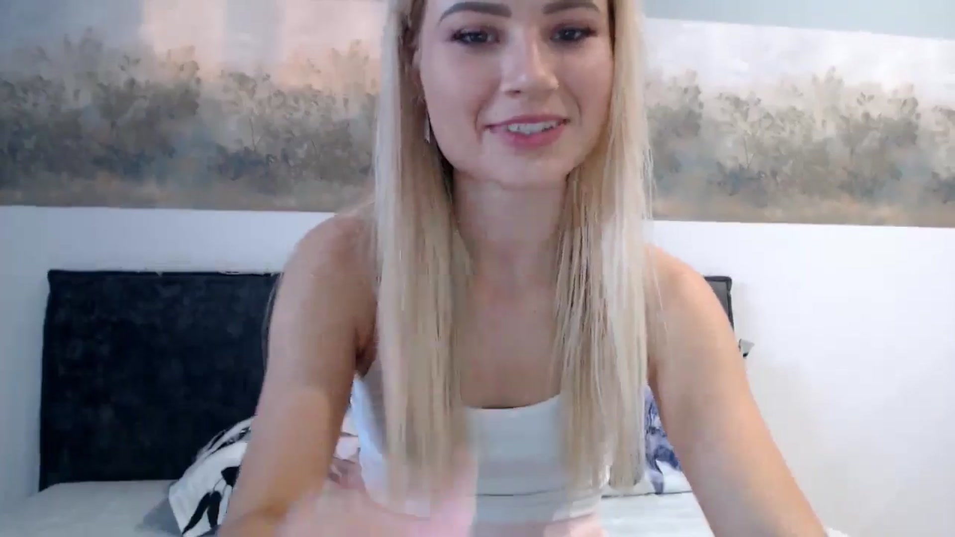 Gallery image thumbnail from fiancee's myfreecams stream on, 05/21/2024, 03:03 image 4 of 20