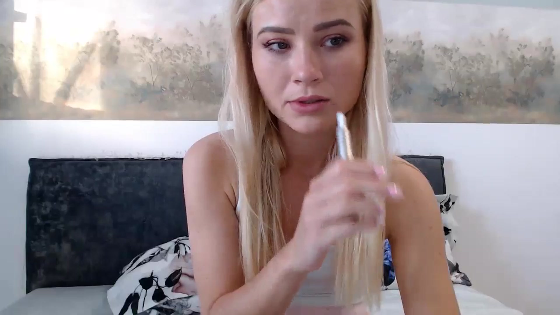 Gallery image thumbnail from fiancee's myfreecams stream on, 05/21/2024, 03:03 image 19 of 20