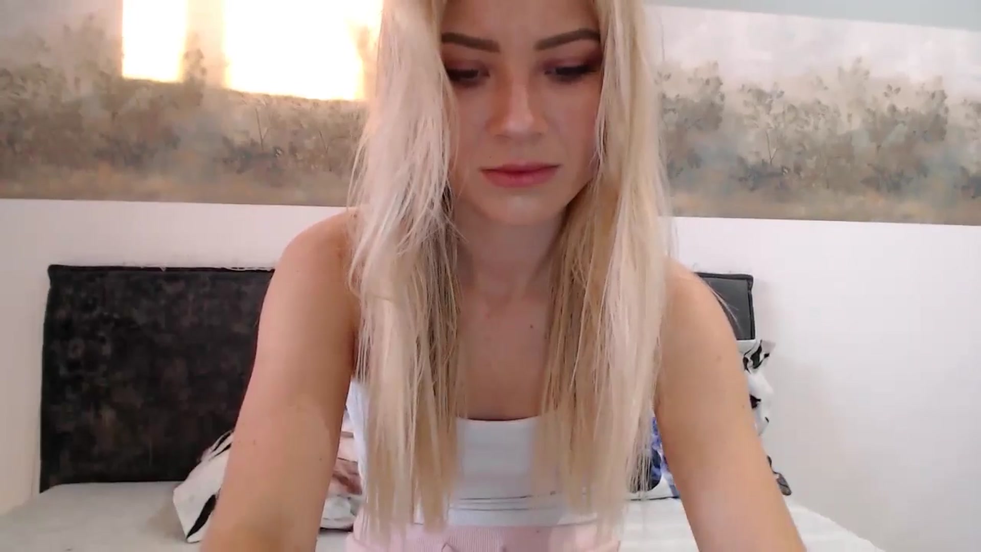 Gallery image thumbnail from fiancee's myfreecams stream on, 05/21/2024, 03:03 image 6 of 20