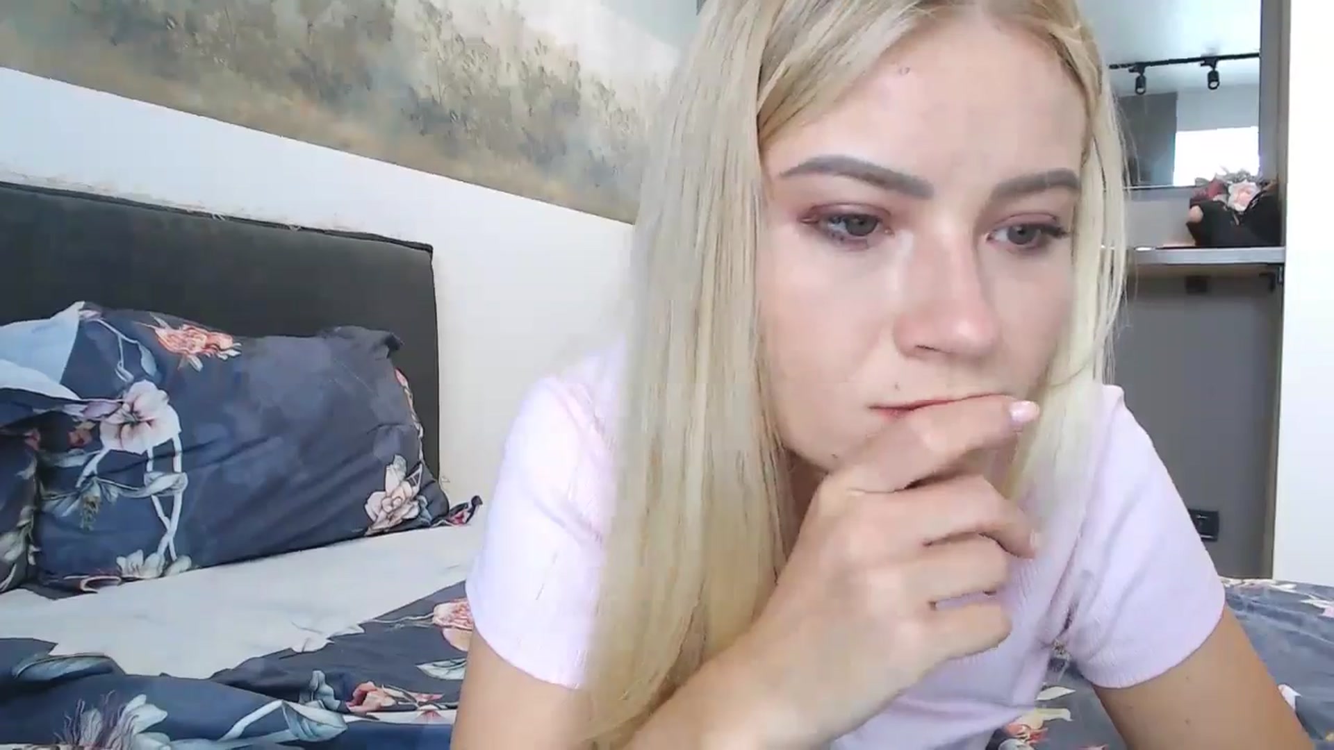 Gallery image thumbnail from fiancee's myfreecams stream on, 05/28/2024, 05:17 image 19 of 20