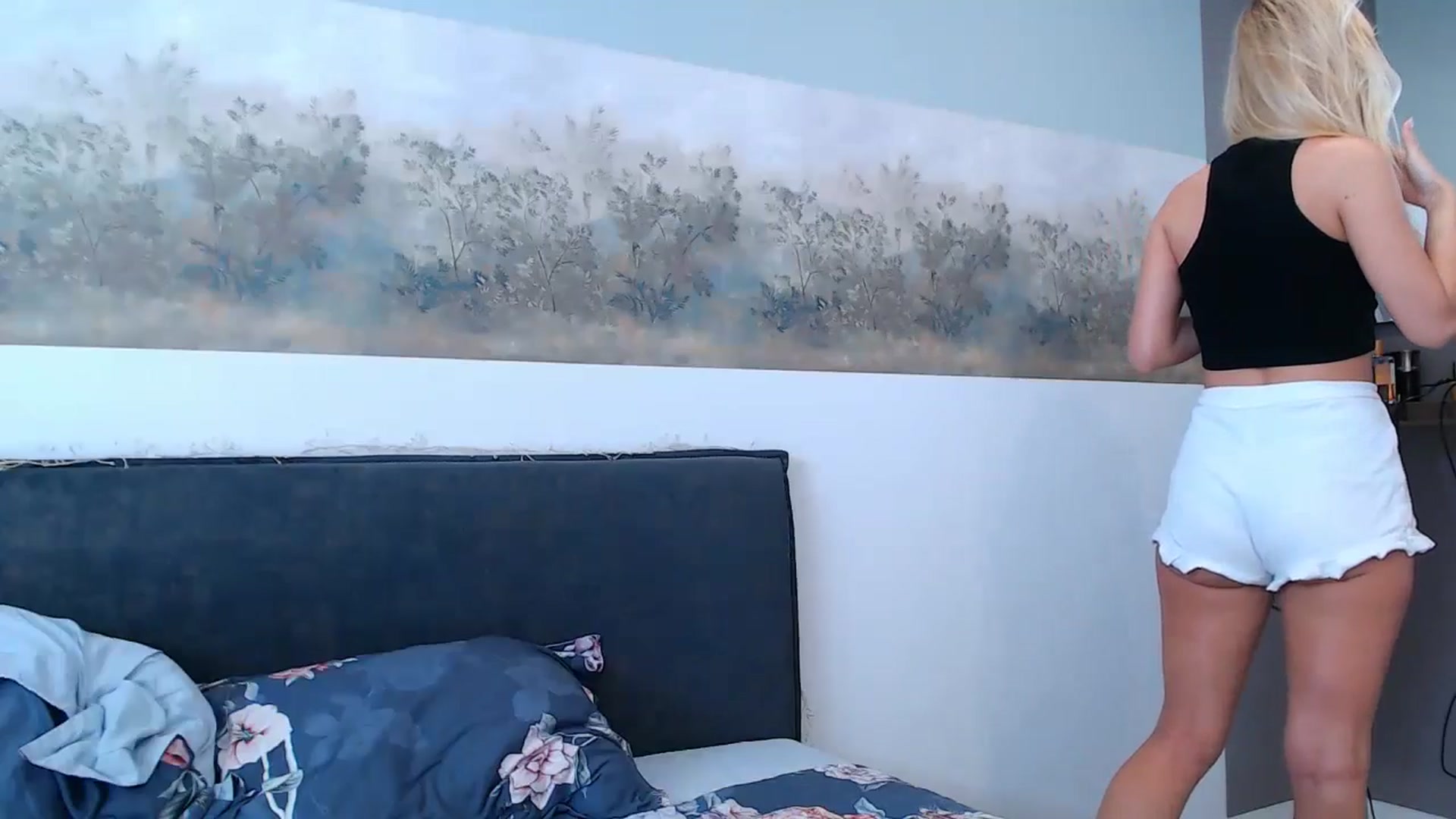 Gallery image thumbnail from fiancee's myfreecams stream on, 05/31/2024, 04:23 image 19 of 20