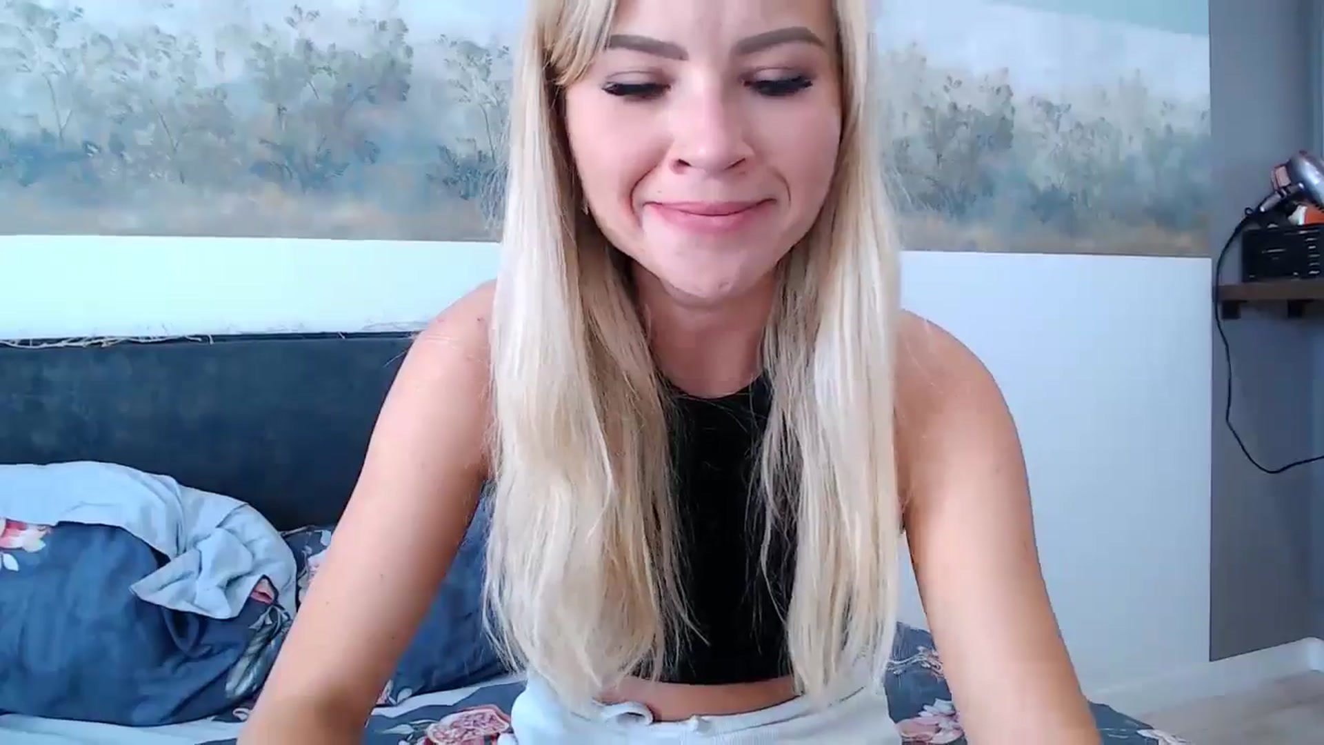 Gallery image thumbnail from fiancee's myfreecams stream on, 05/31/2024, 04:23 image 12 of 20