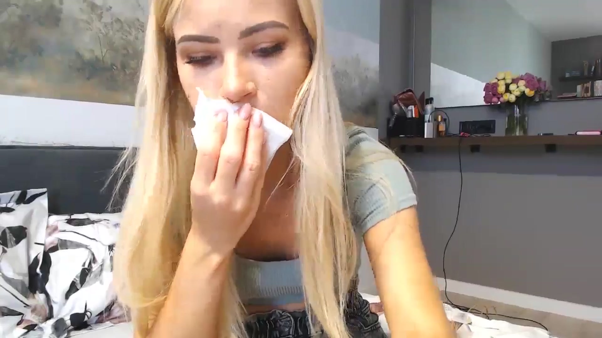 Gallery image thumbnail from fiancee's myfreecams stream on, 06/07/2024, 12:44 image 2 of 20