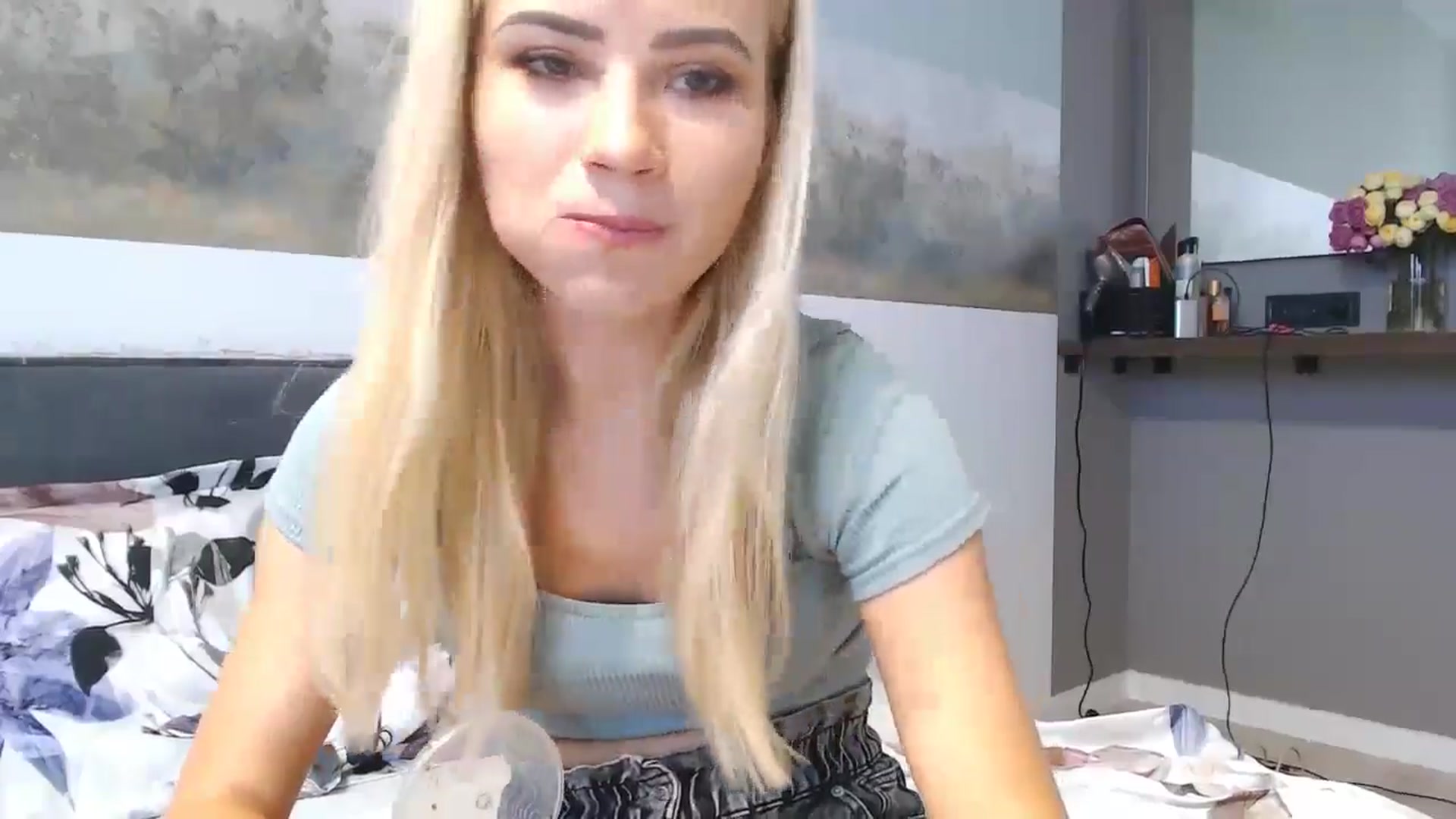Gallery image thumbnail from fiancee's myfreecams stream on, 06/07/2024, 12:44 image 19 of 20