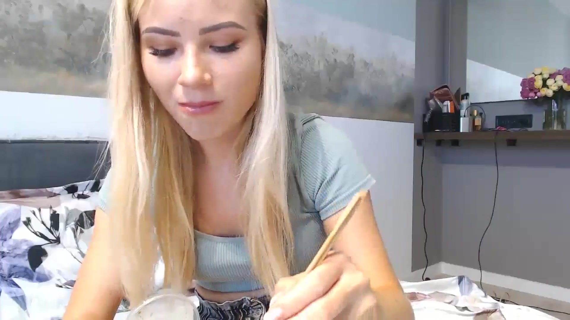 Gallery image thumbnail from fiancee's myfreecams stream on, 06/07/2024, 12:44 image 20 of 20