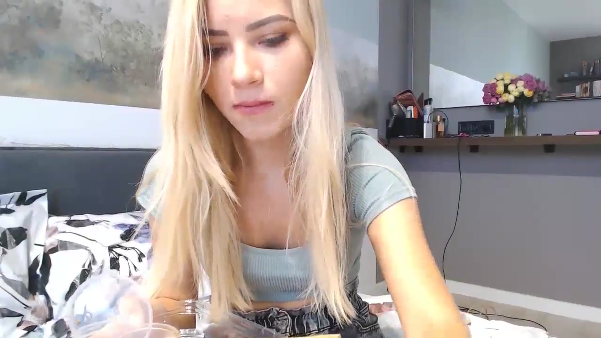 Gallery image thumbnail from fiancee's myfreecams stream on, 06/07/2024, 12:44 image 7 of 20