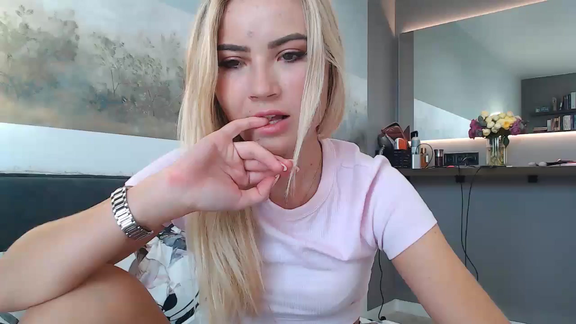 Gallery image thumbnail from fiancee's myfreecams stream on, 06/08/2024, 02:51 image 16 of 20