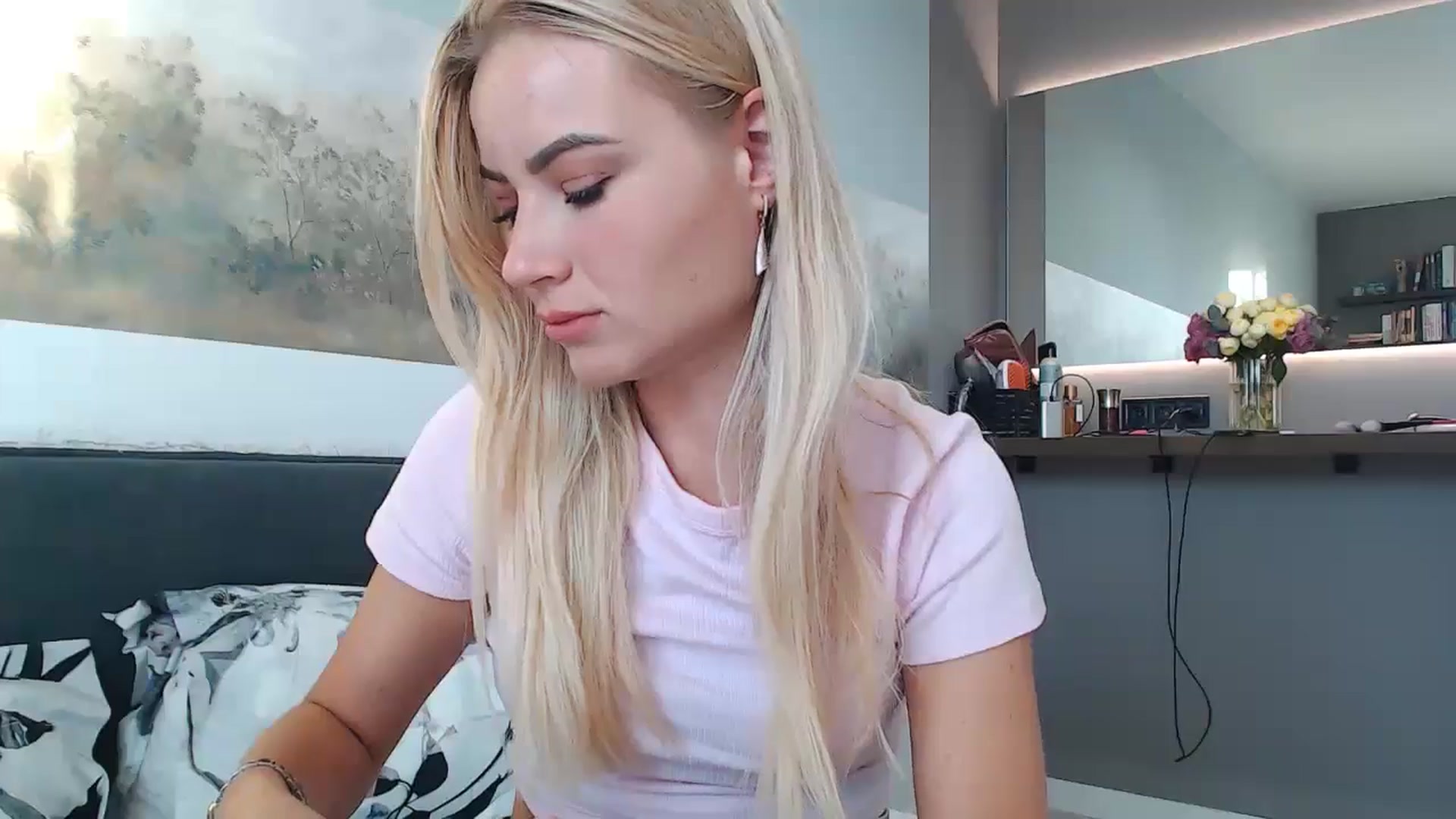 Gallery image thumbnail from fiancee's myfreecams stream on, 06/08/2024, 02:51 image 5 of 20