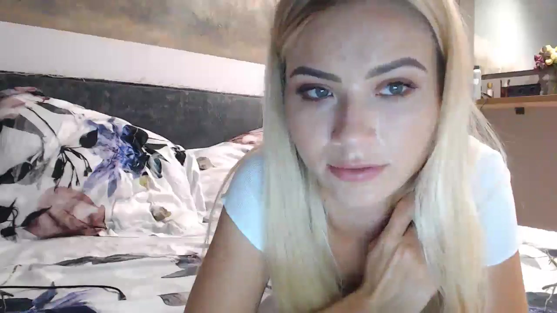 Gallery image thumbnail from fiancee's myfreecams stream on, 06/10/2024, 01:16 image 12 of 20