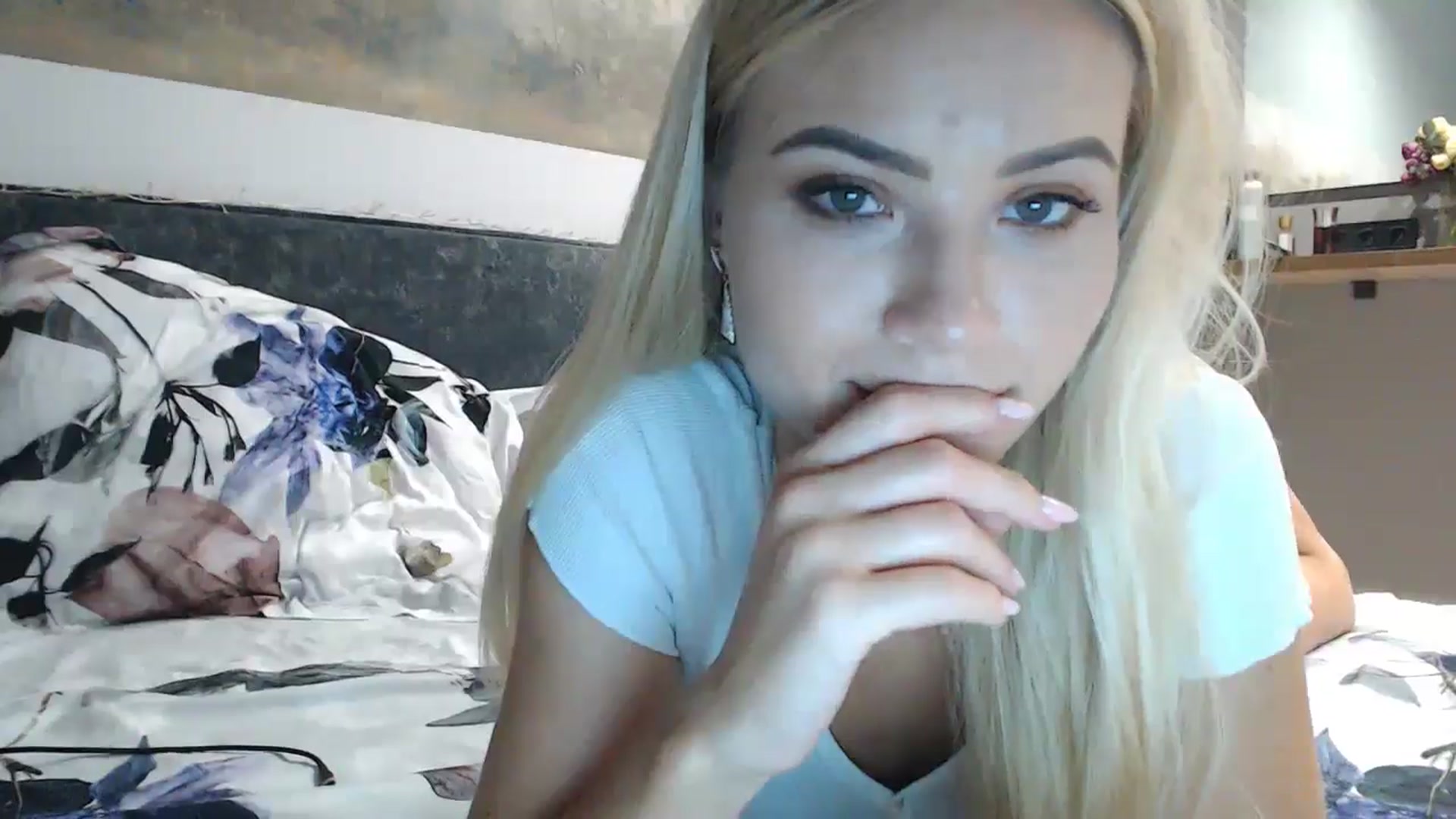 Gallery image thumbnail from fiancee's myfreecams stream on, 06/10/2024, 01:16 image 7 of 20