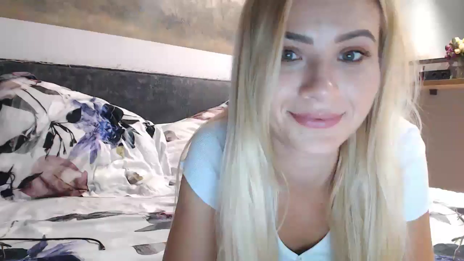 Gallery image thumbnail from fiancee's myfreecams stream on, 06/10/2024, 01:16 image 11 of 20