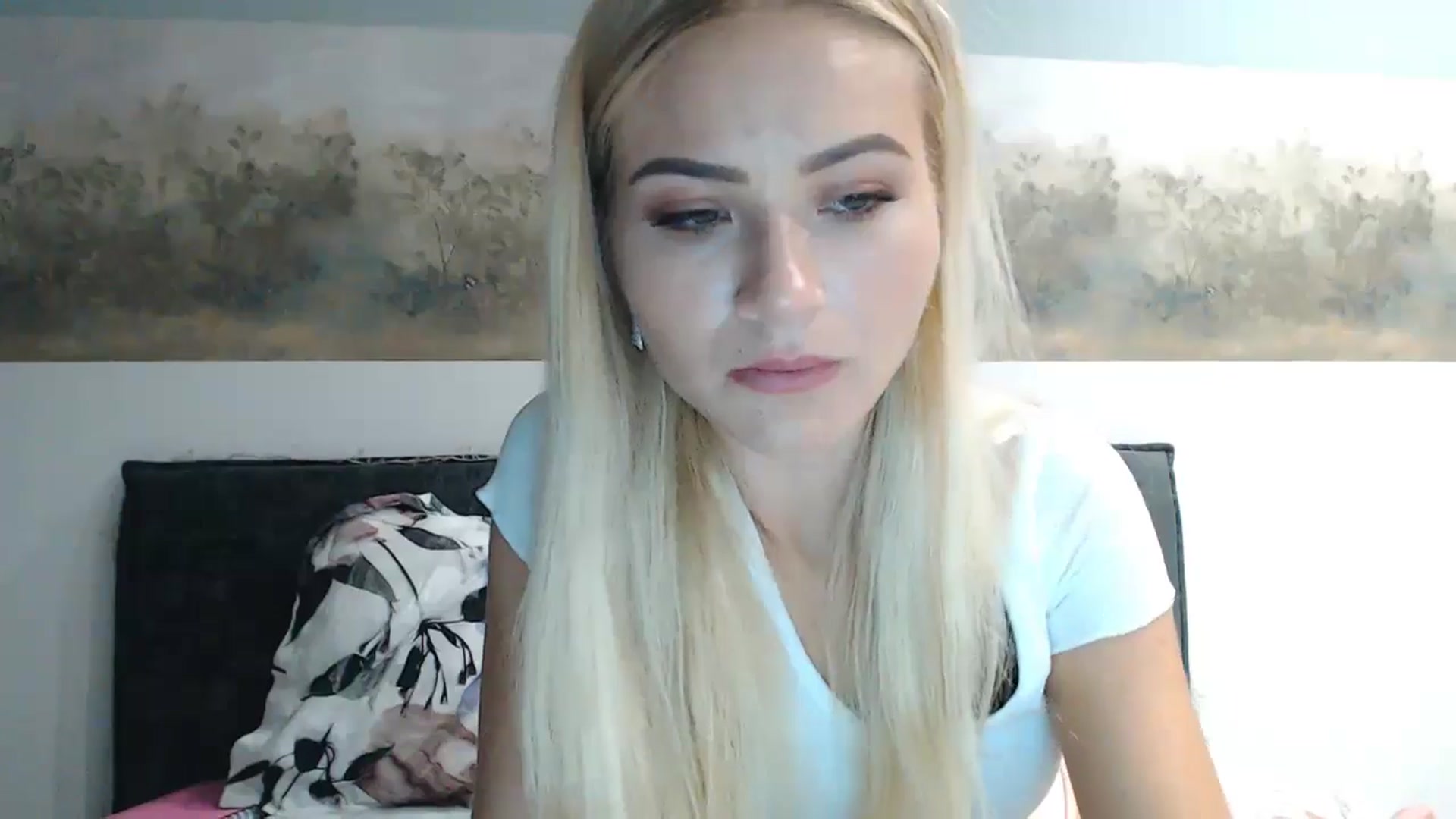 Gallery image thumbnail from fiancee's myfreecams stream on, 06/10/2024, 01:16 image 2 of 20
