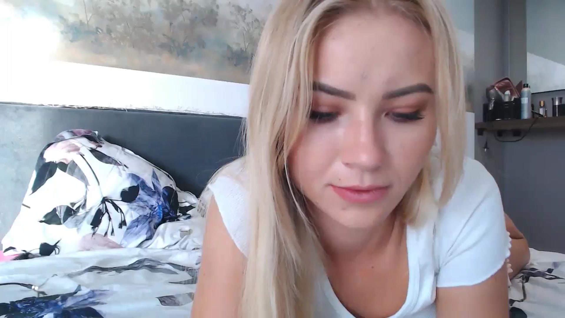 Gallery image thumbnail from fiancee's myfreecams stream on, 06/10/2024, 03:14 image 12 of 20