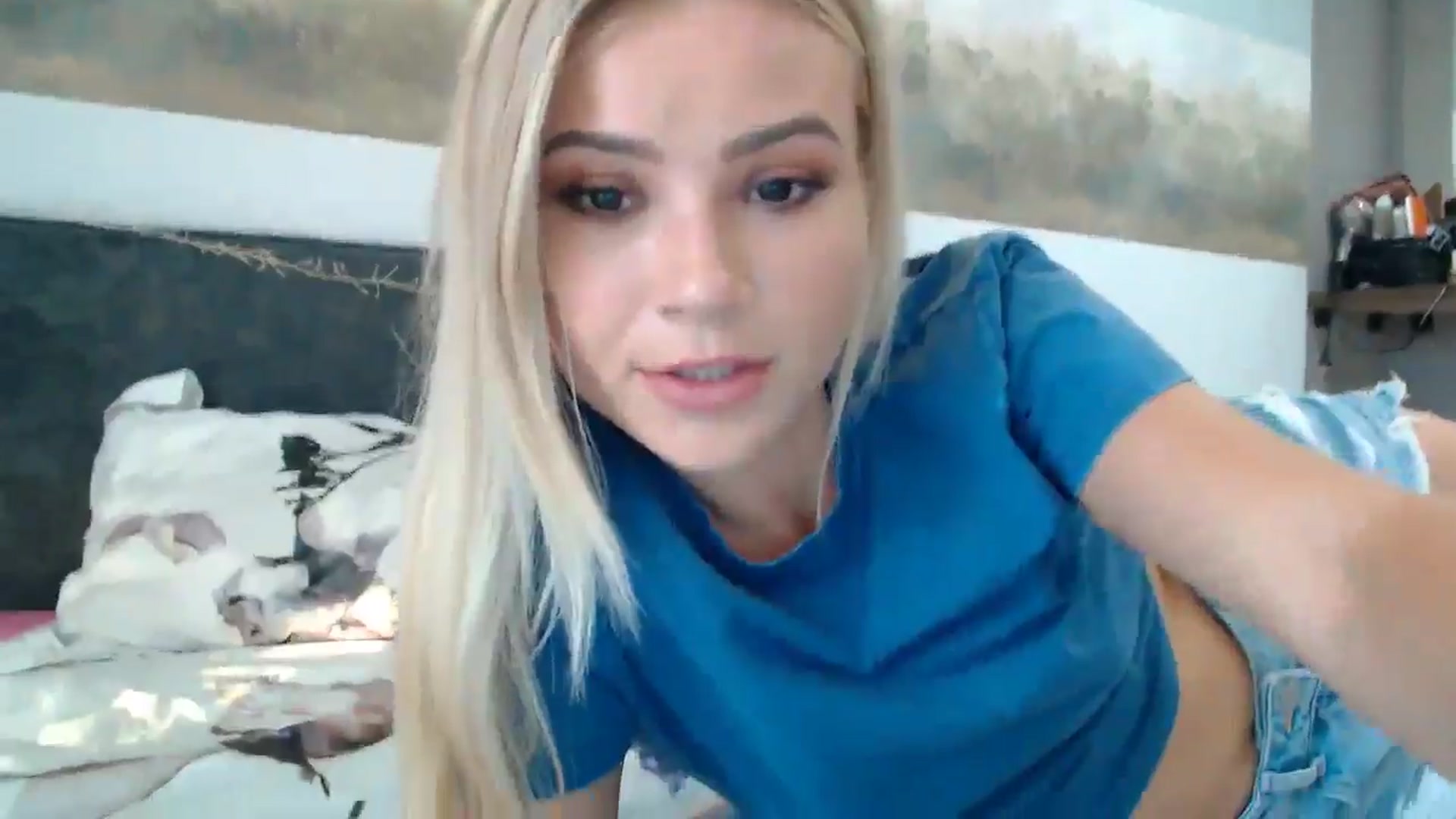 Gallery image thumbnail from fiancee's myfreecams stream on, 06/12/2024, 02:27 image 19 of 20