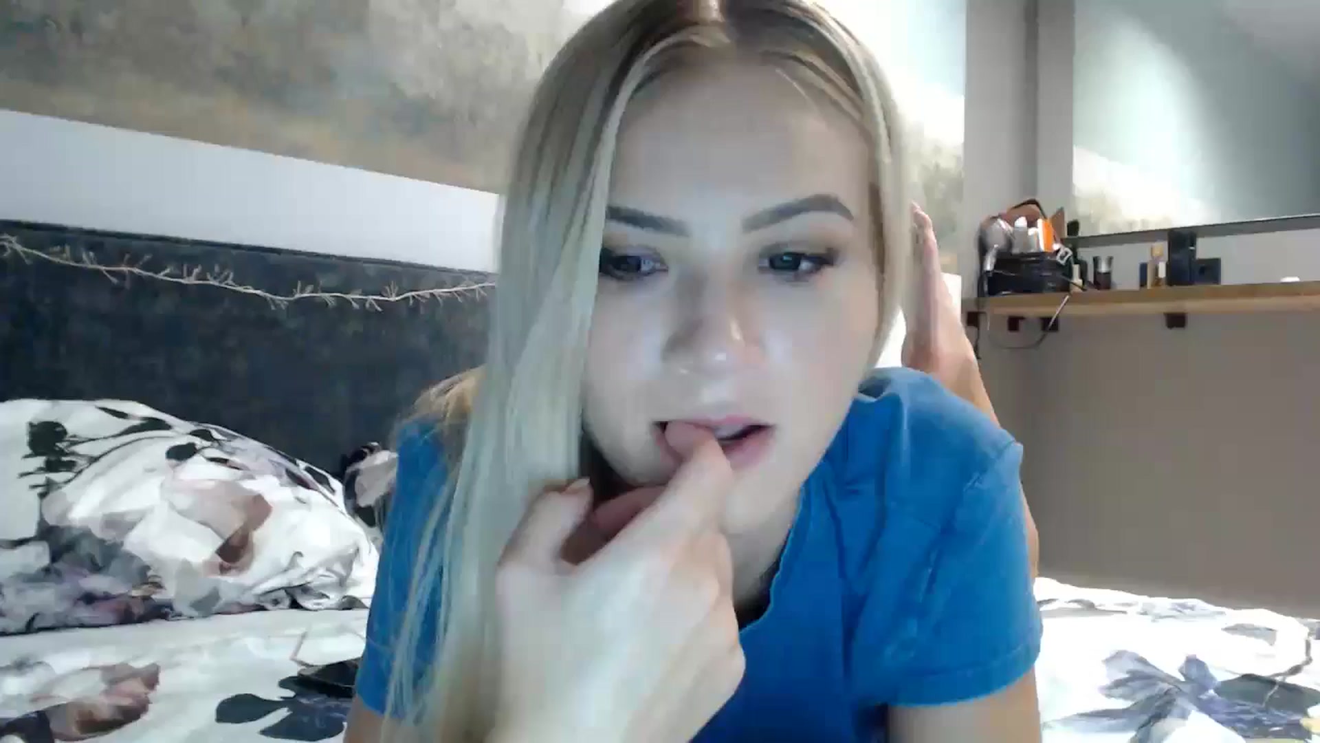 Gallery image thumbnail from fiancee's myfreecams stream on, 06/12/2024, 02:27 image 6 of 20
