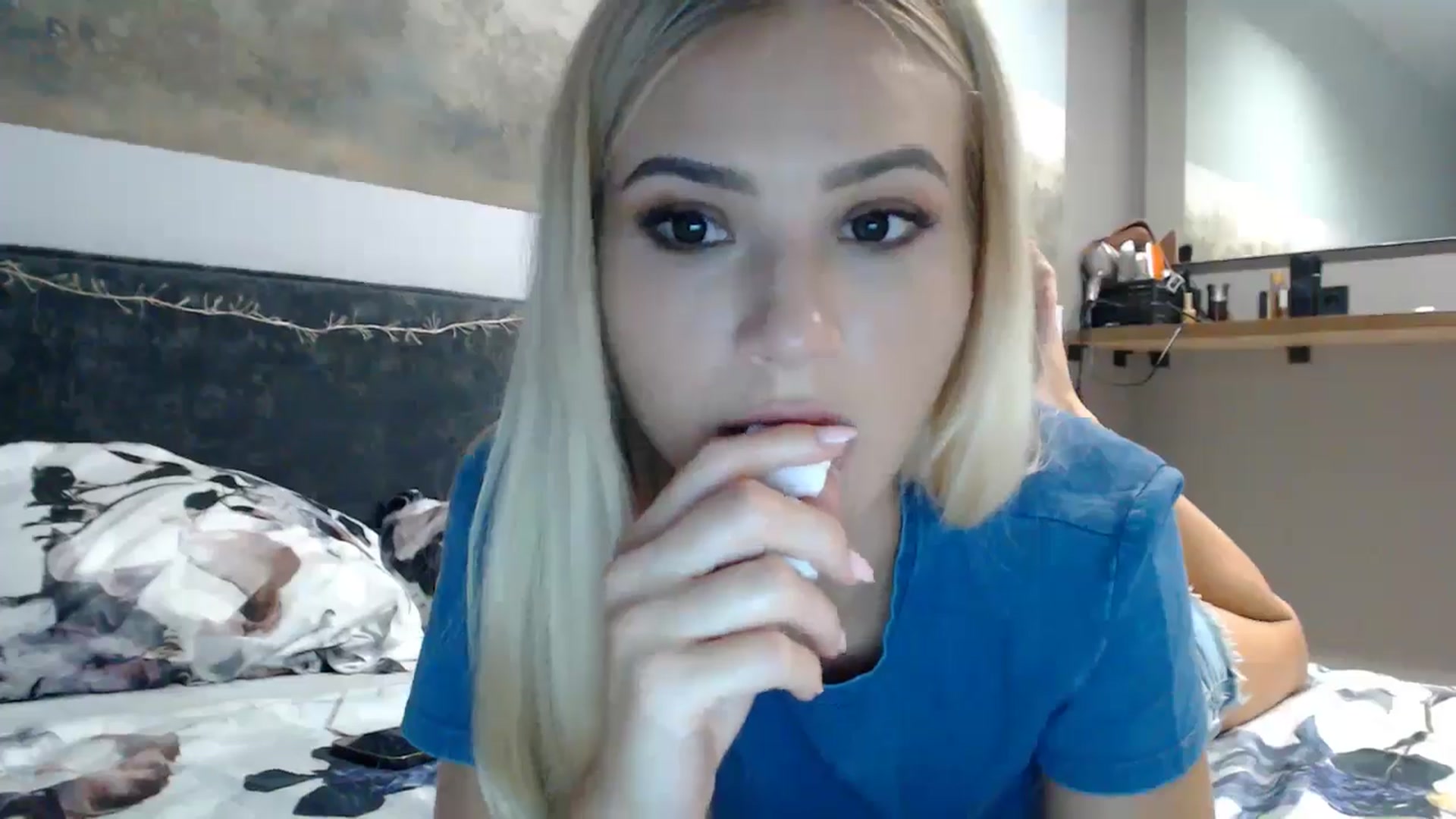 Gallery image thumbnail from fiancee's myfreecams stream on, 06/12/2024, 02:27 image 7 of 20