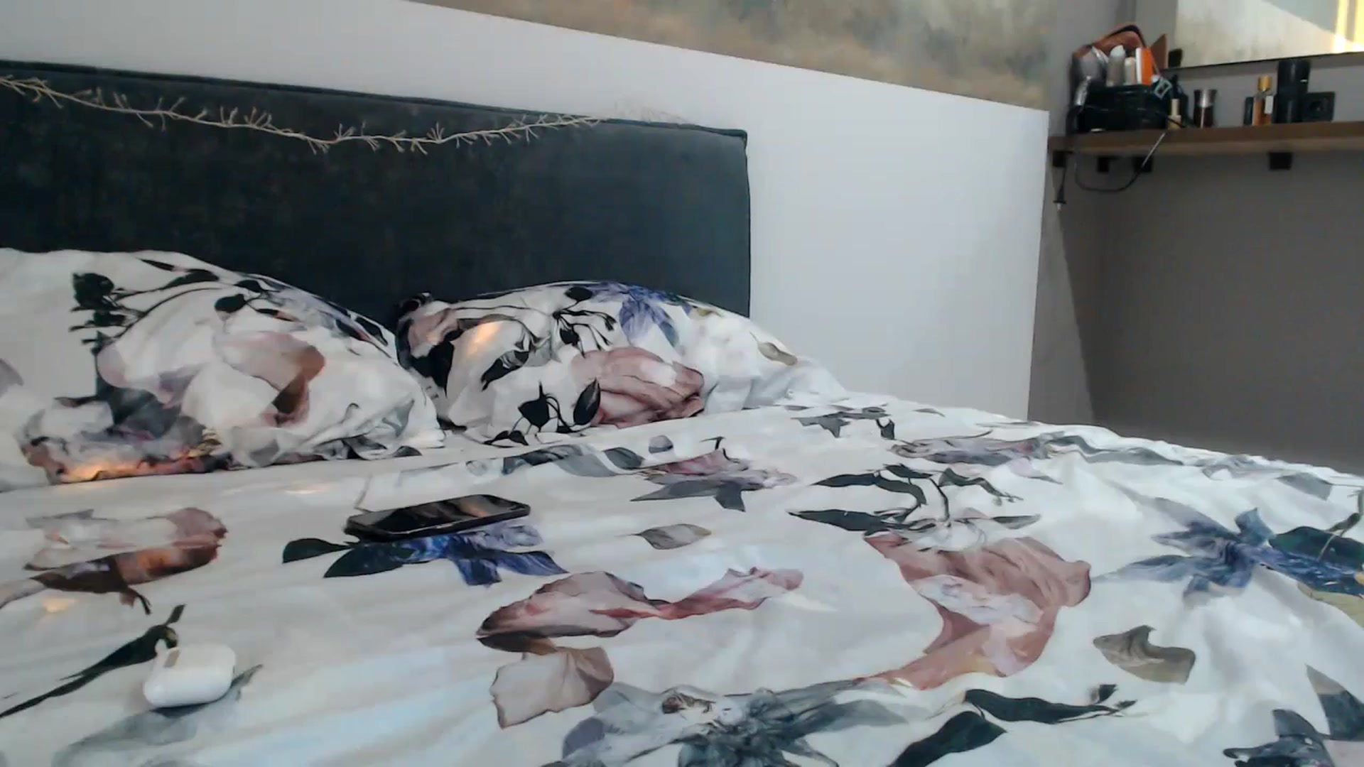 Gallery image thumbnail from fiancee's myfreecams stream on, 06/12/2024, 02:27 image 14 of 20