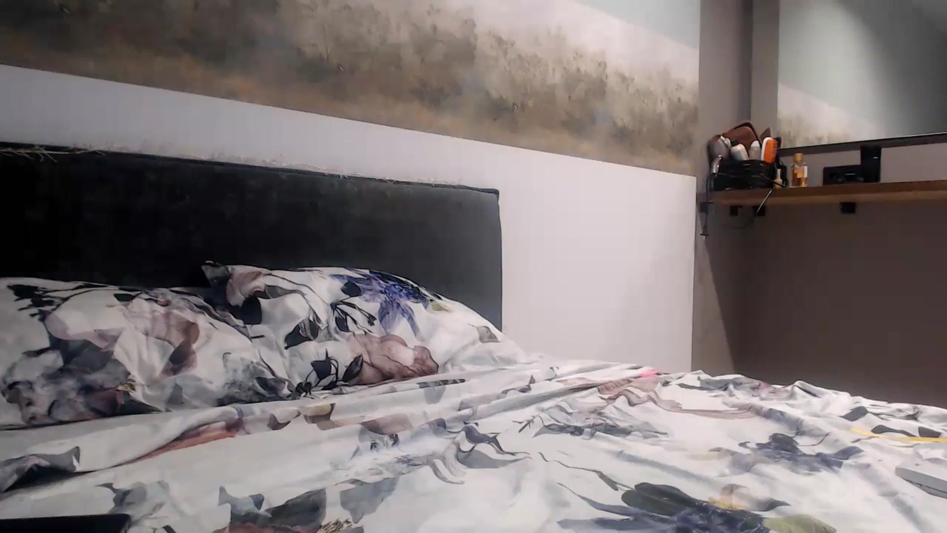 Gallery image thumbnail from fiancee's myfreecams stream on, 06/13/2024, 02:01 image 13 of 20
