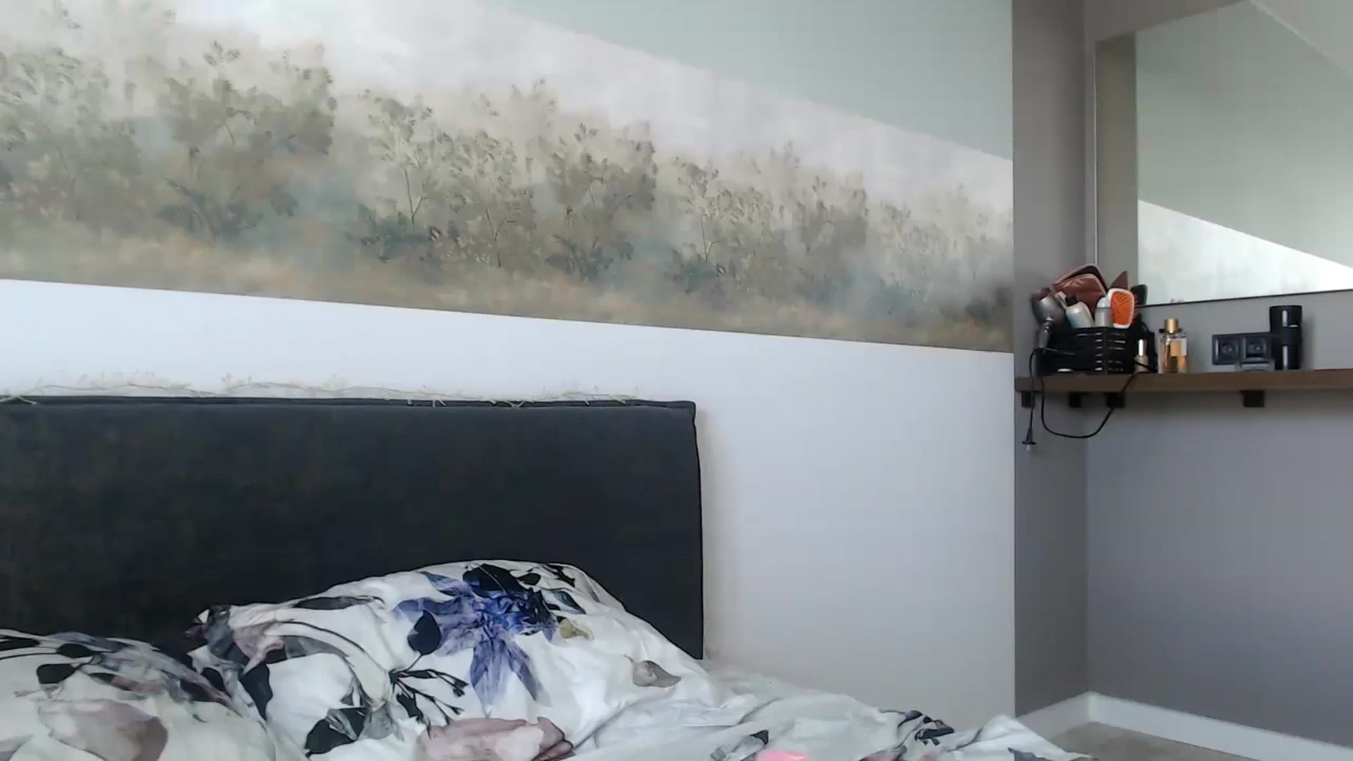Gallery image thumbnail from fiancee's myfreecams stream on, 06/13/2024, 07:15 image 6 of 20