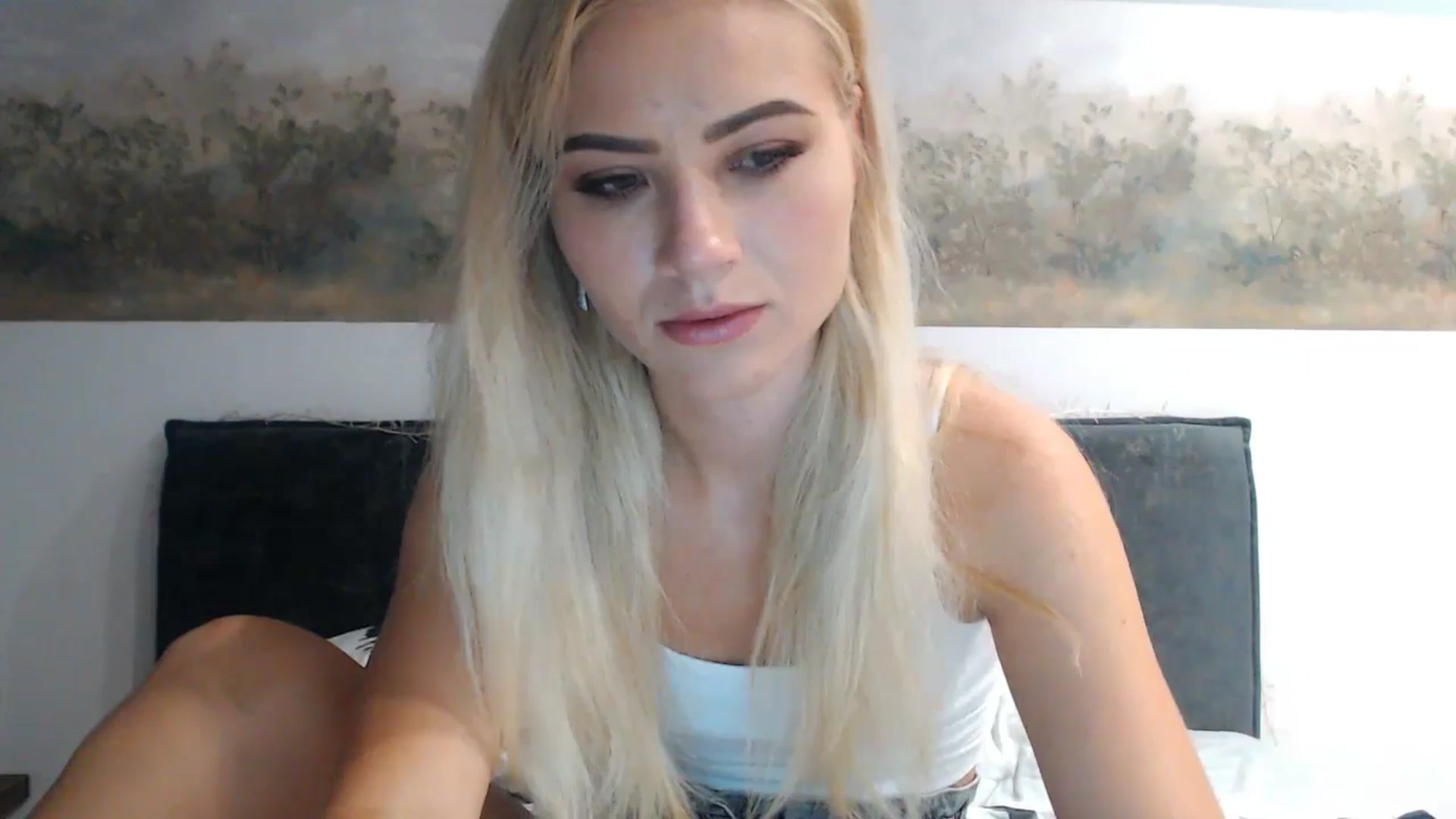 Gallery image thumbnail from fiancee's myfreecams stream on, 06/14/2024, 24:06 image 14 of 20